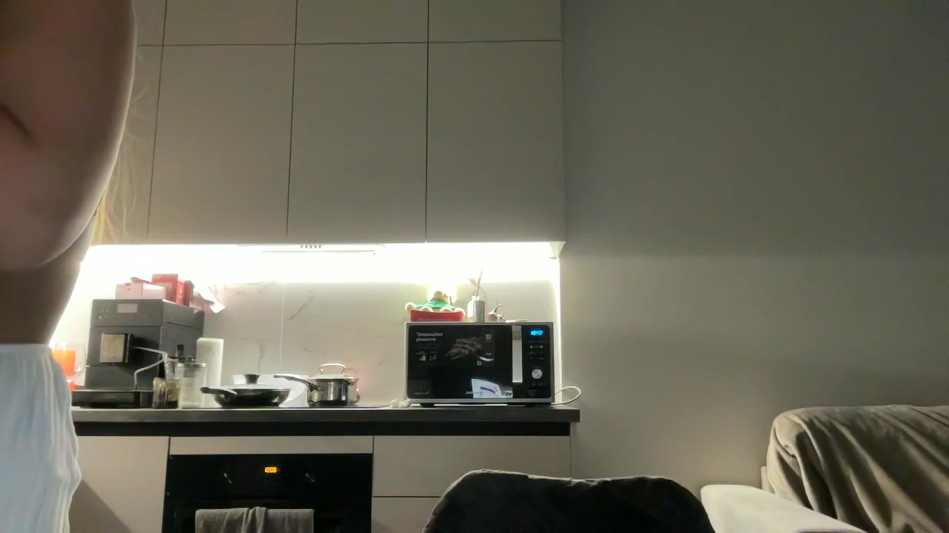 Gallery image thumbnail from kissfreeze's myfreecams stream on, 10/21/2025, 13:56 image 9 of 20