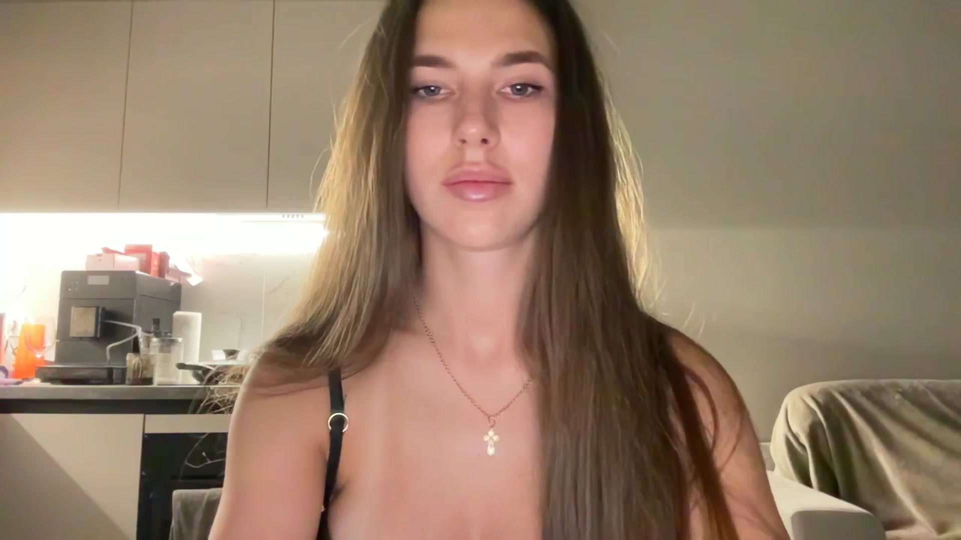 Gallery image thumbnail from kissfreeze's myfreecams stream on, 10/21/2025, 15:14 image 5 of 20