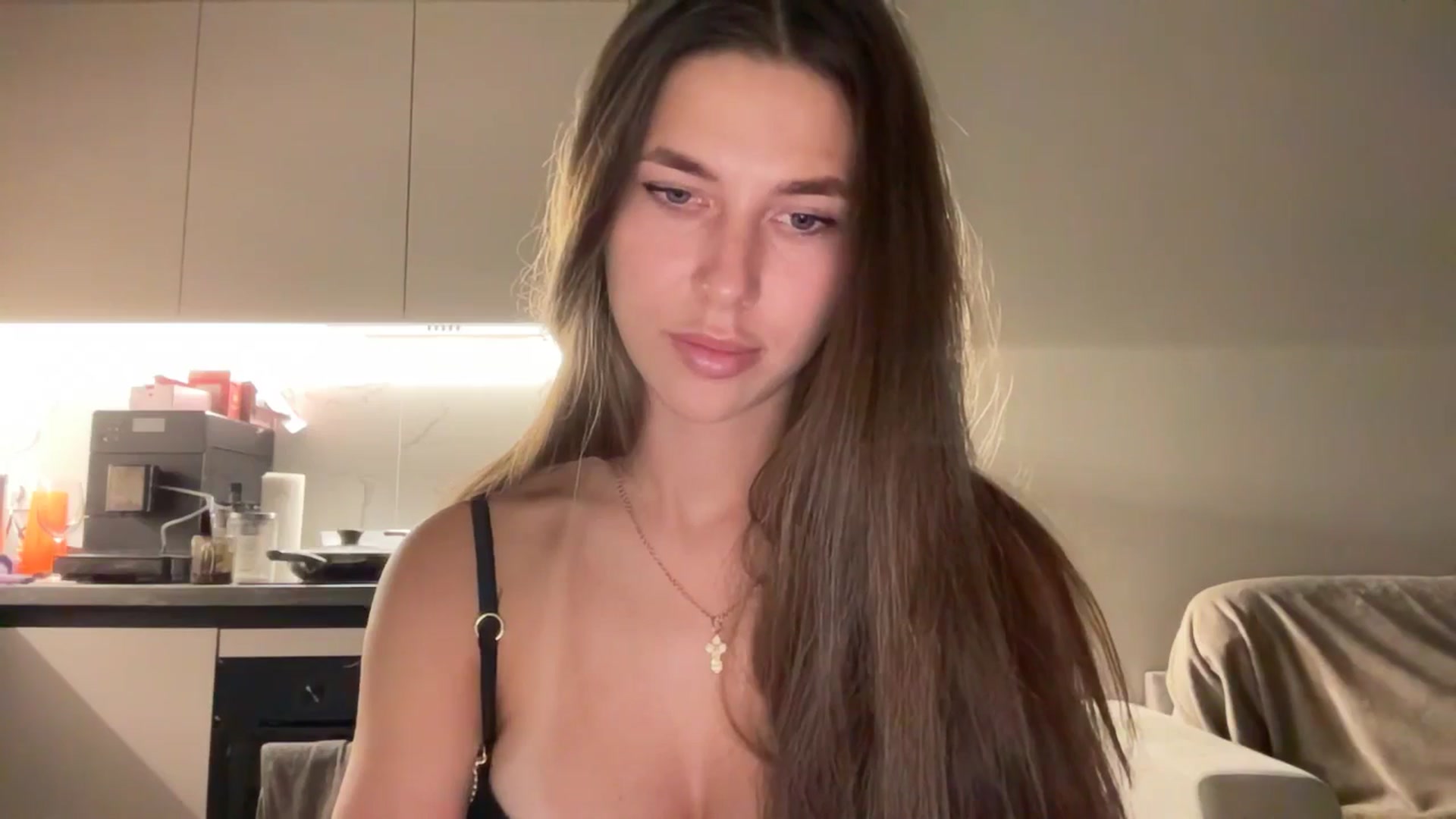 Gallery image thumbnail from kissfreeze's myfreecams stream on, 10/21/2025, 15:14 image 6 of 20