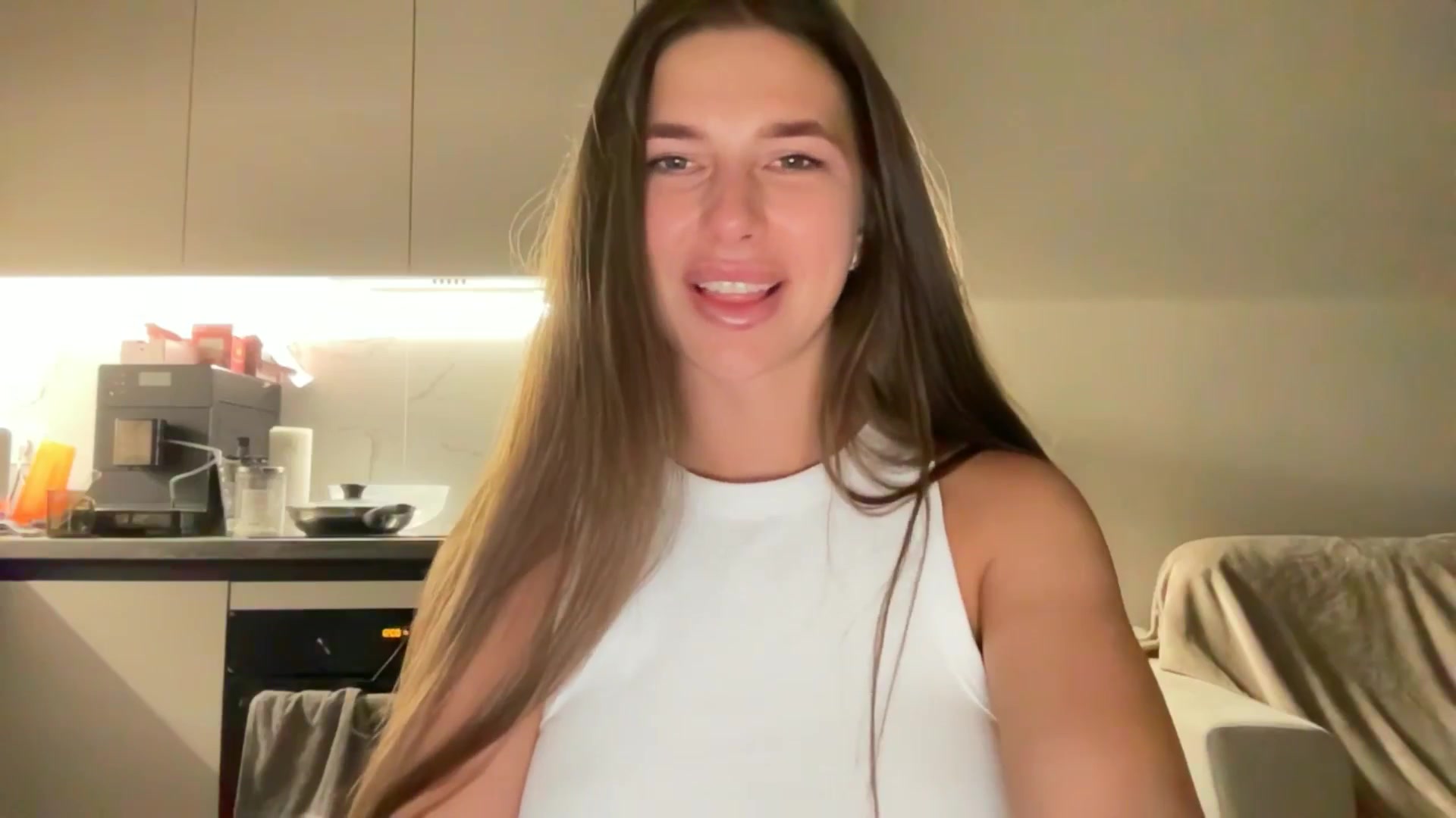Gallery image thumbnail from kissfreeze's myfreecams stream on, 10/21/2025, 23:22 image 10 of 20