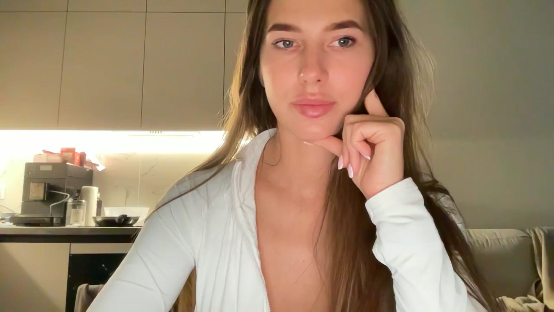 Gallery image thumbnail from kissfreeze's myfreecams stream on, 10/23/2025, 14:25 image 10 of 20
