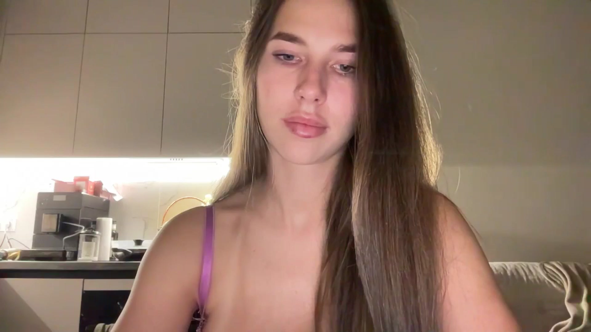 Gallery image thumbnail from kissfreeze's myfreecams stream on, 10/23/2025, 20:54 image 11 of 20