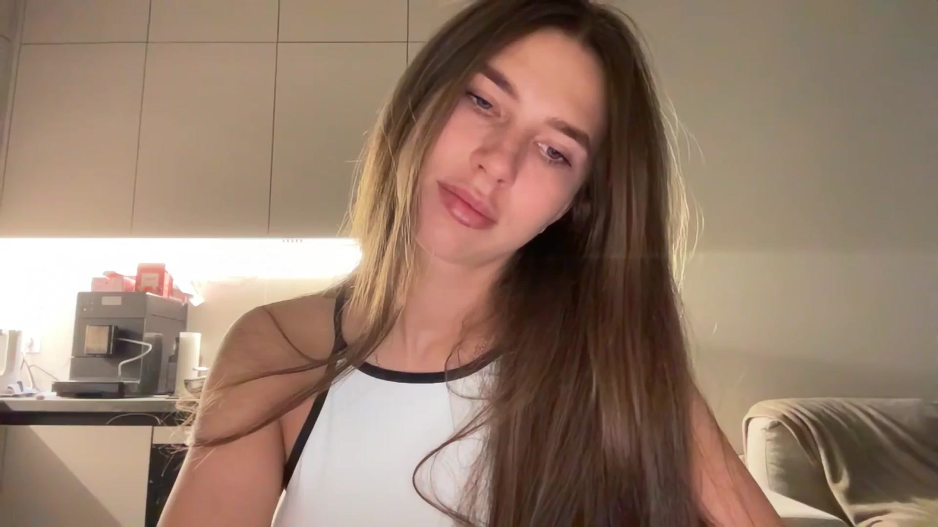 Gallery image thumbnail from kissfreeze's myfreecams stream on, 10/26/2025, 14:55 image 6 of 20