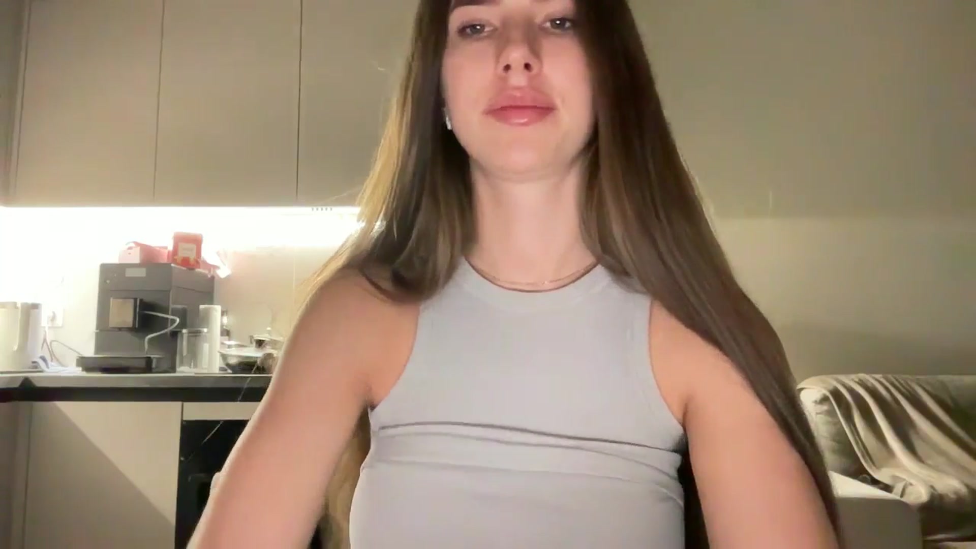 Gallery image thumbnail from kissfreeze's myfreecams stream on, 10/27/2025, 17:12 image 19 of 20