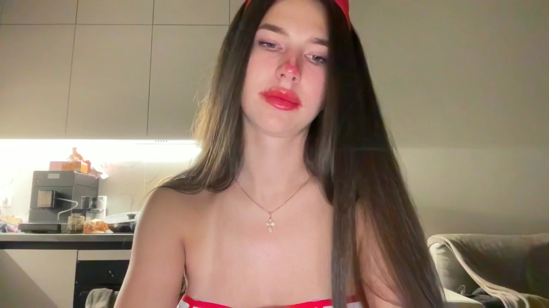 Gallery image thumbnail from kissfreeze's myfreecams stream on, 10/31/2025, 21:07 image 15 of 20