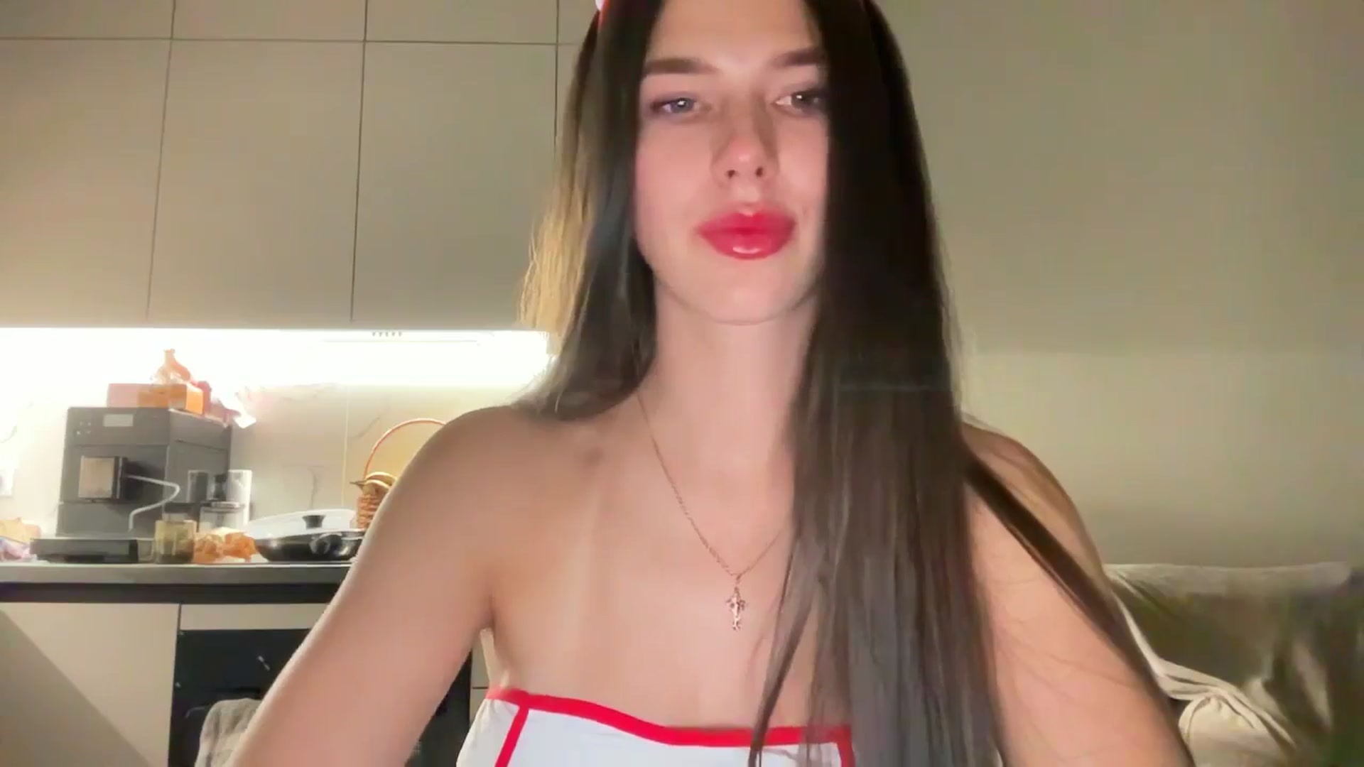 Gallery image thumbnail from kissfreeze's myfreecams stream on, 11/01/2025, 24:04 image 9 of 20