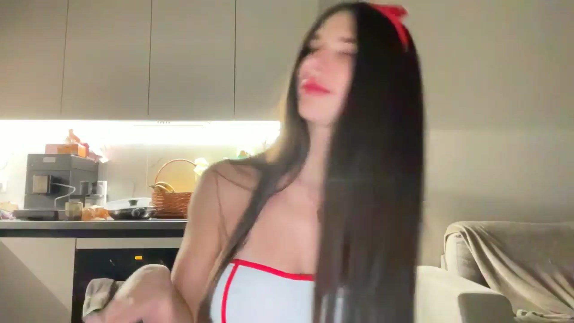 Gallery image thumbnail from kissfreeze's myfreecams stream on, 11/01/2025, 24:46 image 8 of 20