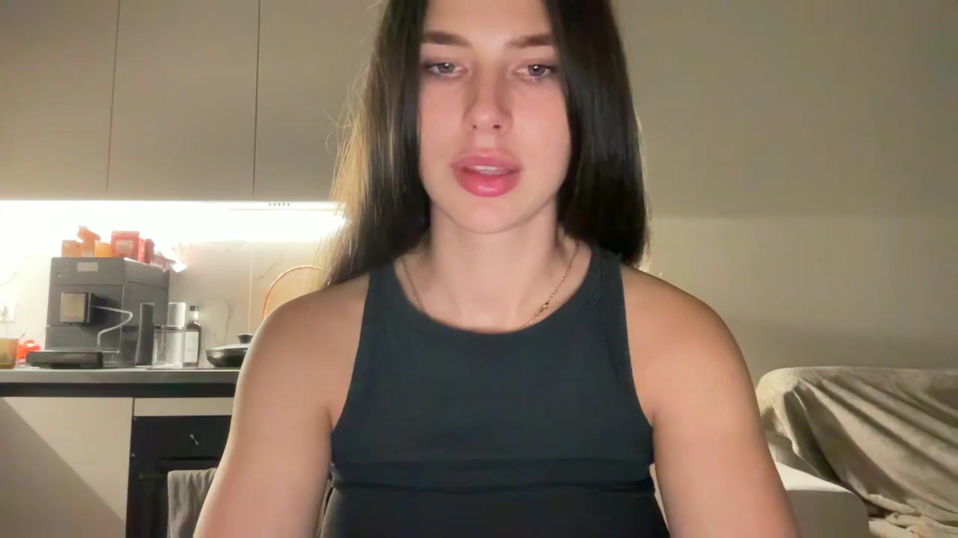 Gallery image thumbnail from kissfreeze's myfreecams stream on, 11/01/2025, 21:33 image 12 of 20
