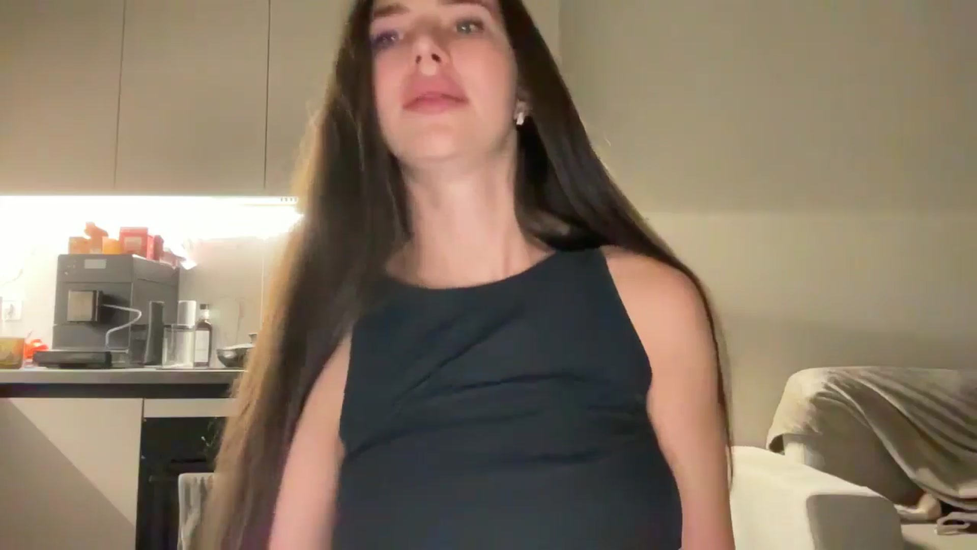 Gallery image thumbnail from kissfreeze's myfreecams stream on, 11/01/2025, 22:13 image 20 of 20