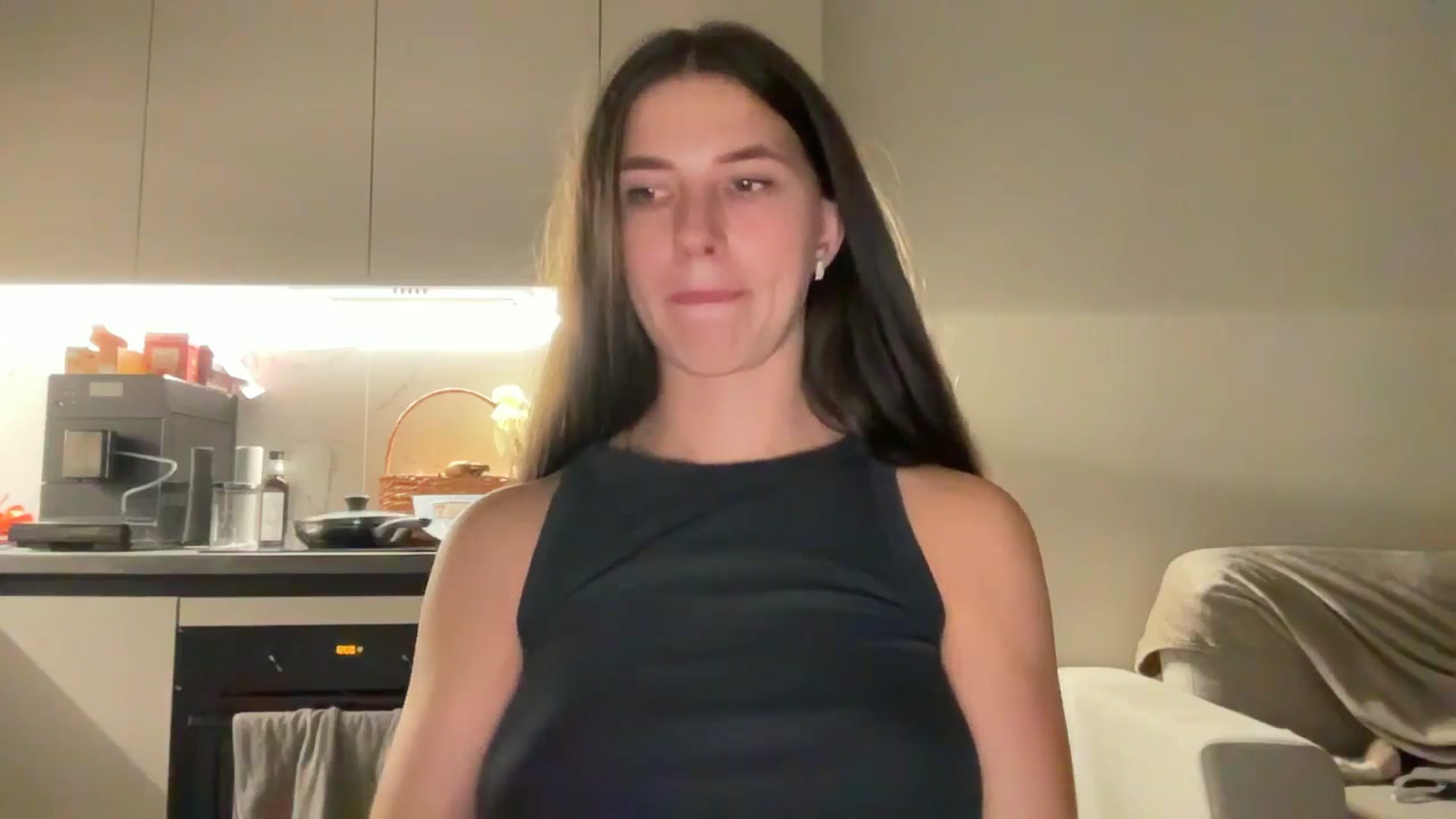 Gallery image thumbnail from kissfreeze's myfreecams stream on, 11/01/2025, 22:13 image 8 of 20