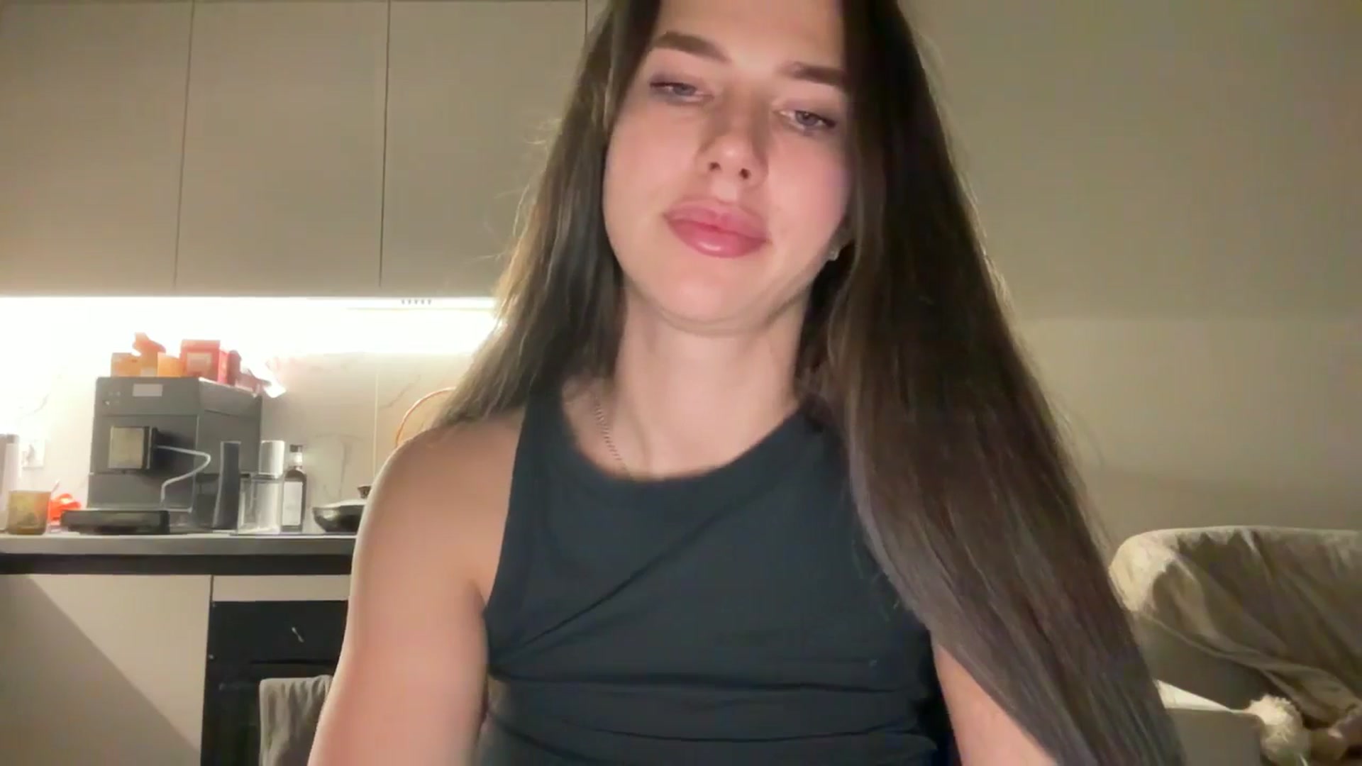 Gallery image thumbnail from kissfreeze's myfreecams stream on, 11/02/2025, 24:00 image 19 of 20