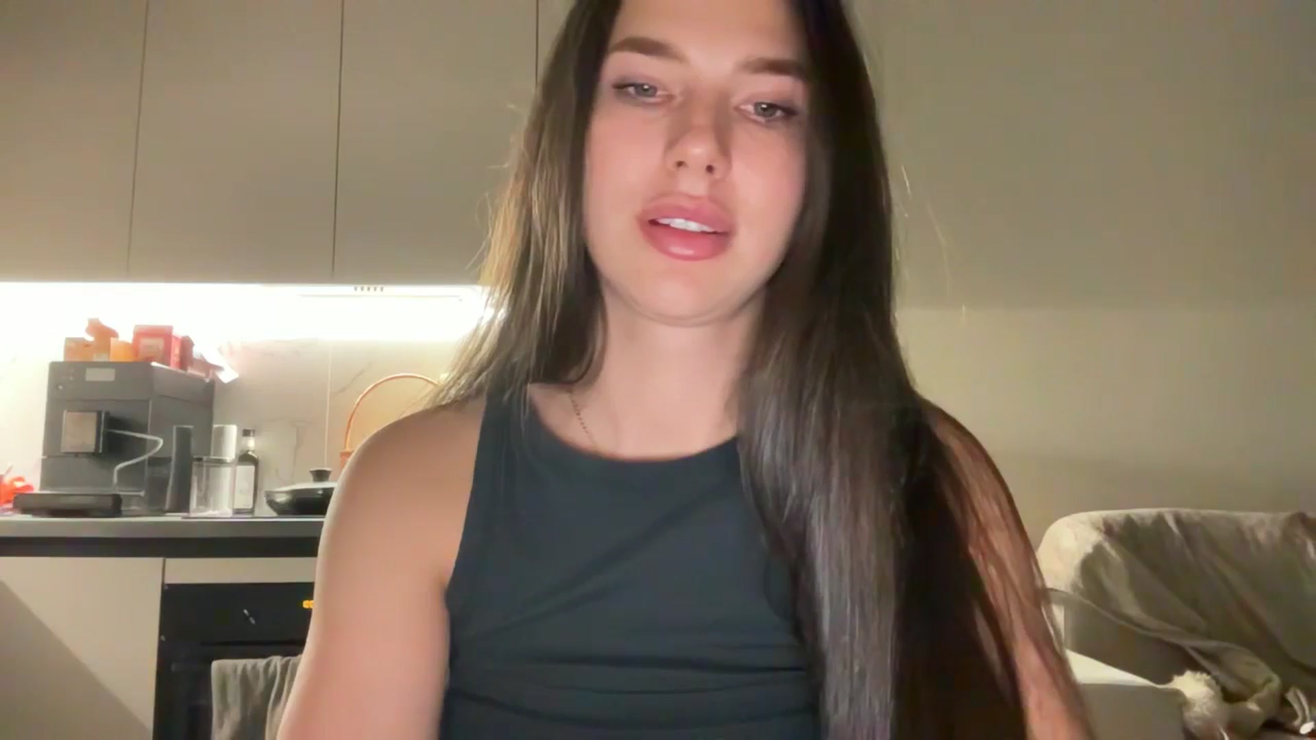Gallery image thumbnail from kissfreeze's myfreecams stream on, 11/02/2025, 24:00 image 15 of 20