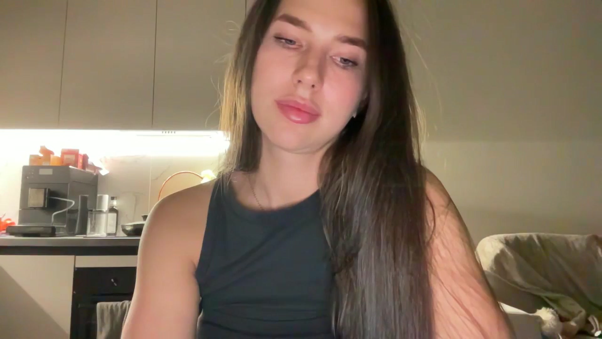 Gallery image thumbnail from kissfreeze's myfreecams stream on, 11/02/2025, 24:00 image 14 of 20