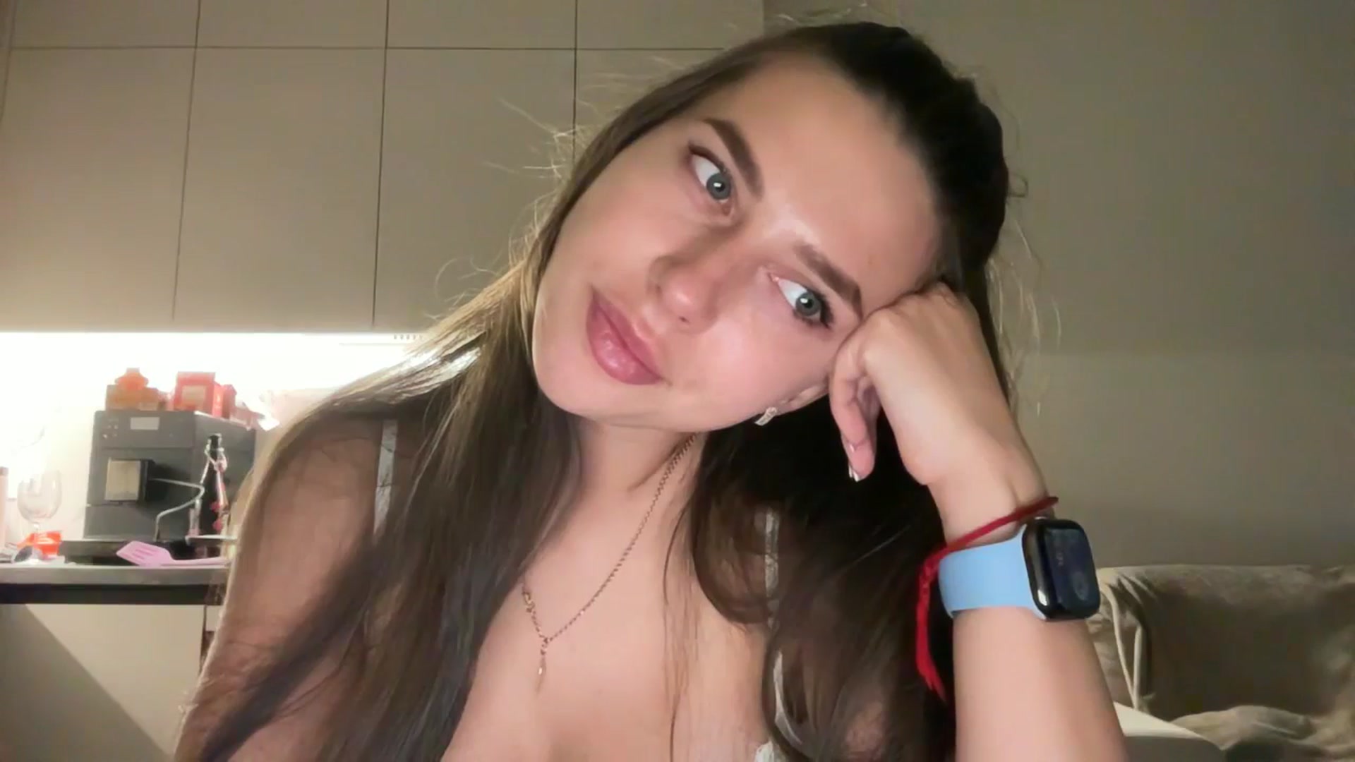 Gallery image thumbnail from kissfreeze's myfreecams stream on, 11/03/2025, 14:59 image 19 of 20