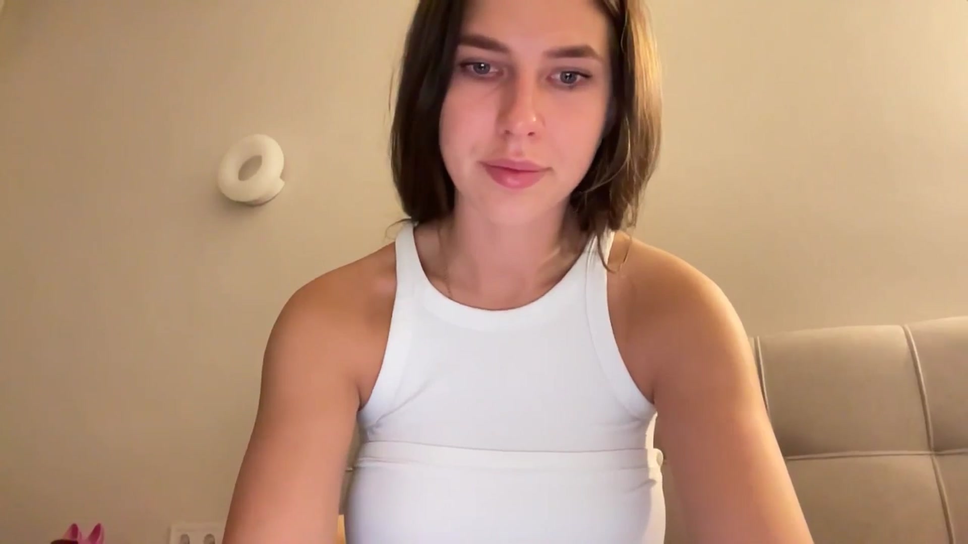 Gallery image thumbnail from kissfreeze's myfreecams stream on, 11/03/2025, 20:51 image 6 of 20