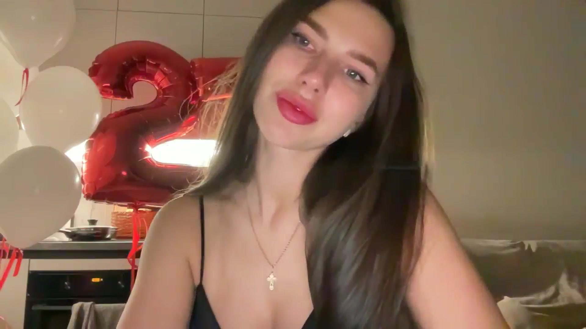 Gallery image thumbnail from kissfreeze's myfreecams stream on, 11/05/2025, 01:22 image 18 of 20