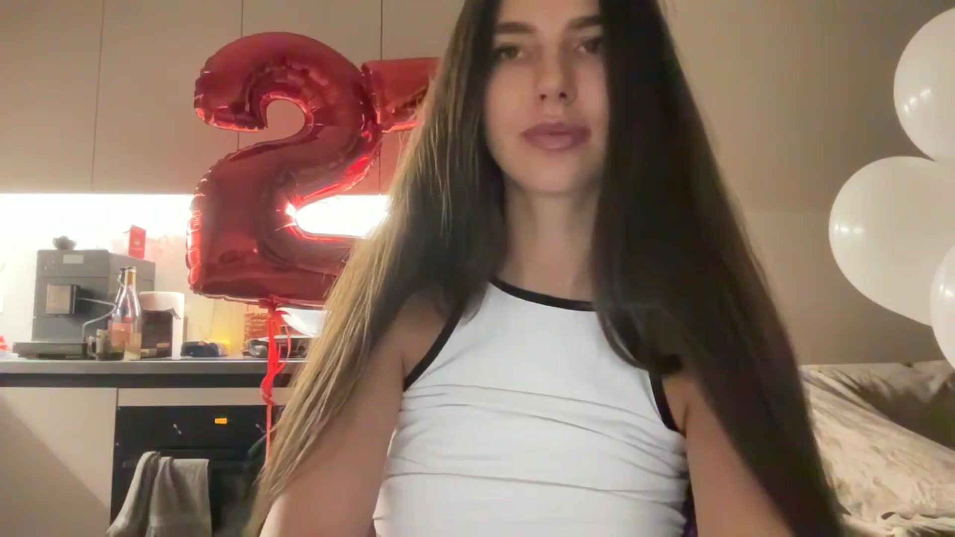 Gallery image thumbnail from kissfreeze's myfreecams stream on, 11/07/2025, 15:27 image 17 of 20