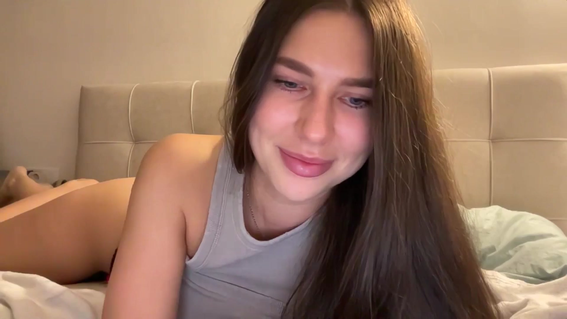 Gallery image thumbnail from kissfreeze's myfreecams stream on, 11/07/2025, 22:11 image 15 of 20