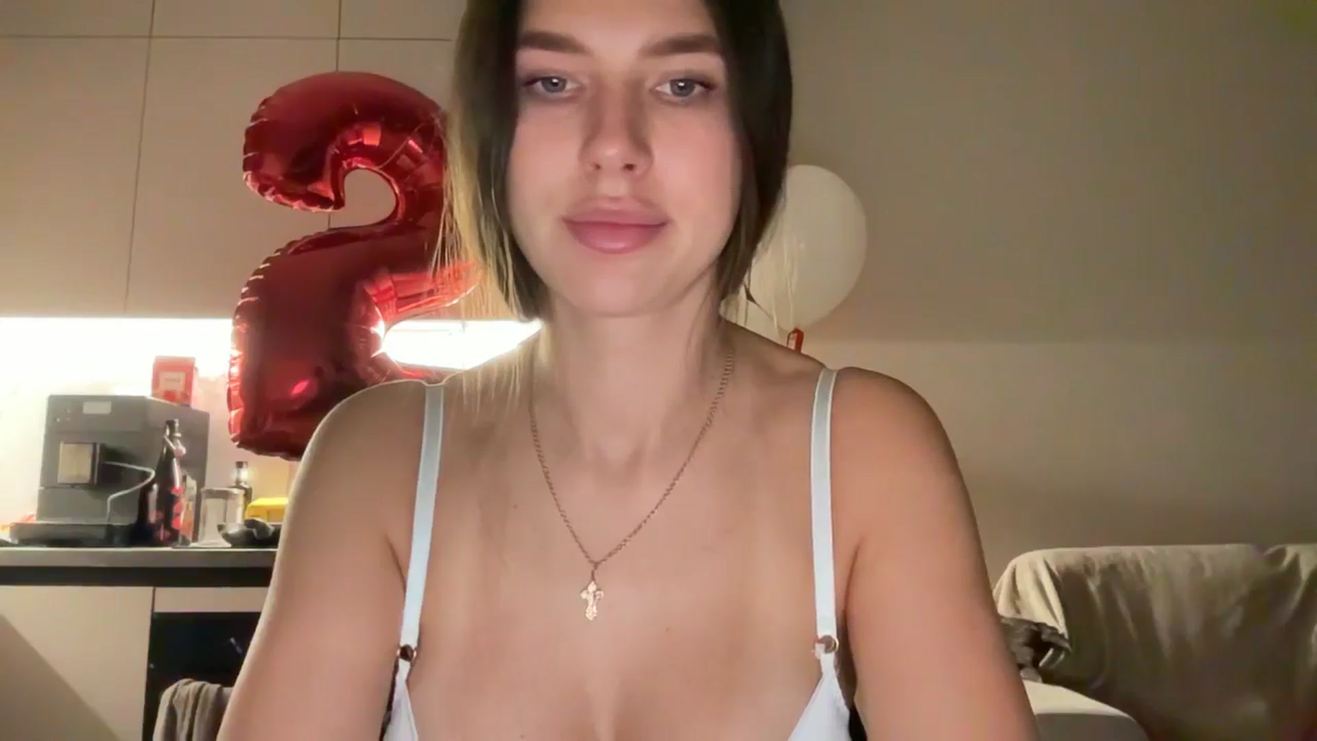 Gallery image thumbnail from kissfreeze's myfreecams stream on, 11/09/2025, 22:34 image 17 of 20