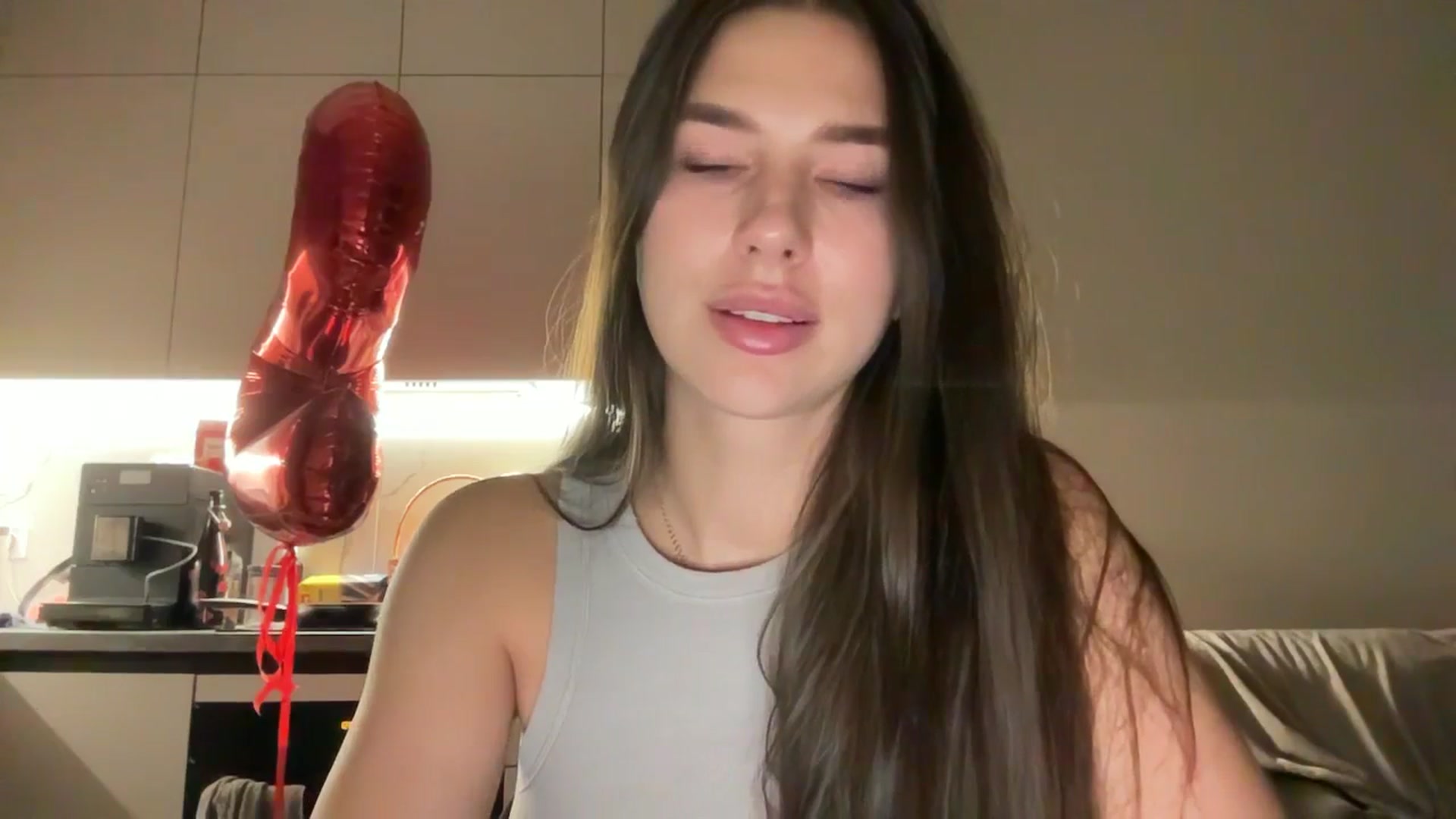 Gallery image thumbnail from kissfreeze's myfreecams stream on, 11/11/2025, 17:15 image 20 of 20