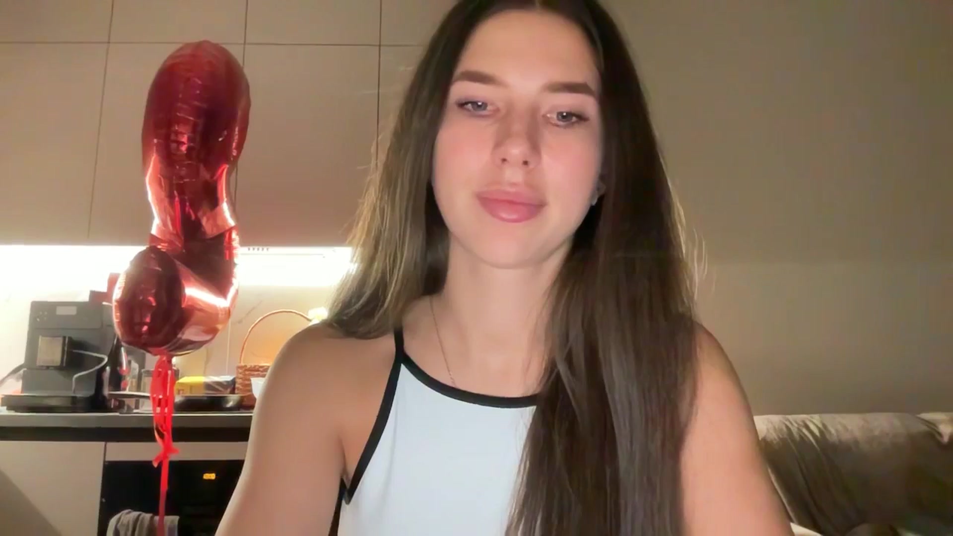 Gallery image thumbnail from kissfreeze's myfreecams stream on, 11/11/2025, 22:28 image 12 of 20