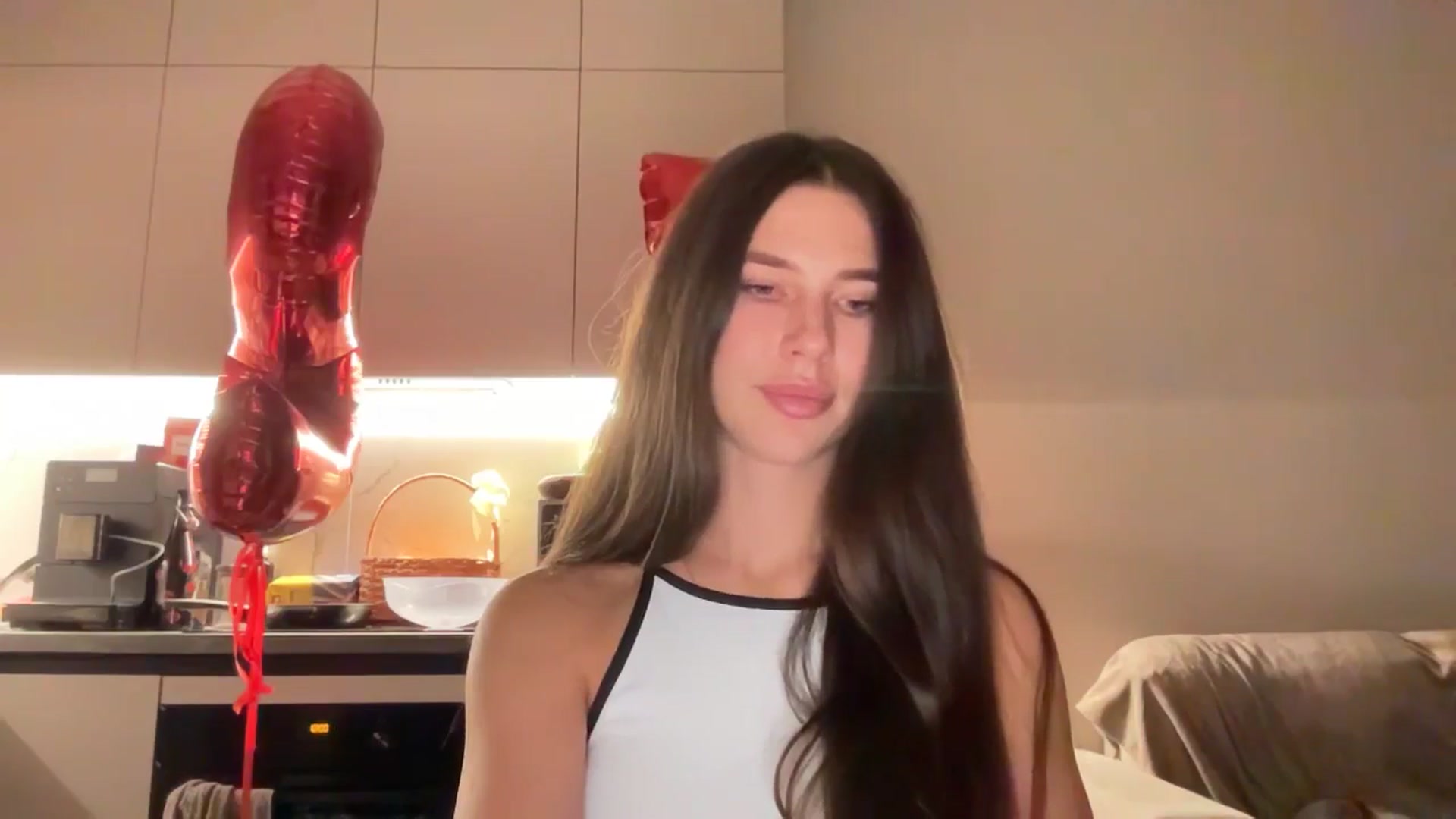 Gallery image thumbnail from kissfreeze's myfreecams stream on, 11/11/2025, 22:28 image 8 of 20