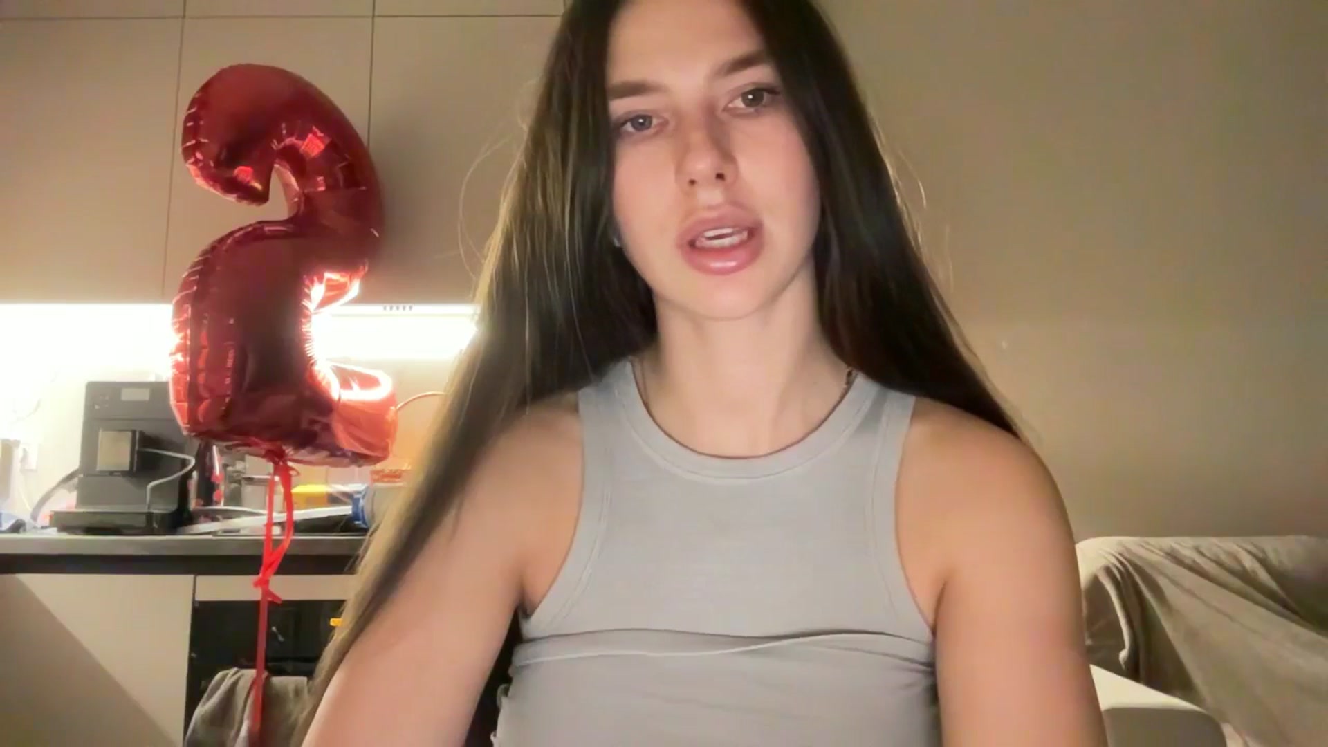 Gallery image thumbnail from kissfreeze's myfreecams stream on, 11/12/2025, 19:20 image 8 of 20