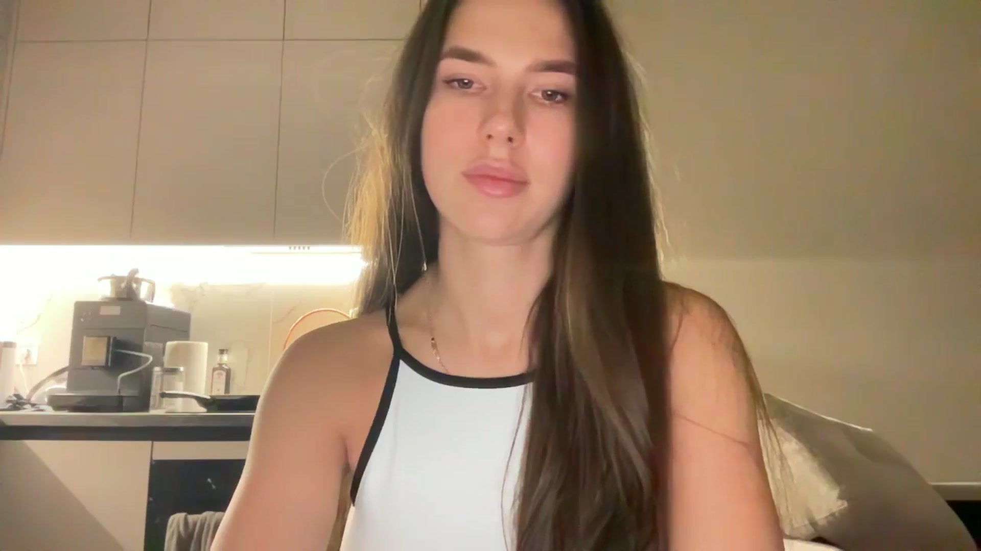 Gallery image thumbnail from kissfreeze's myfreecams stream on, 11/14/2025, 16:41 image 16 of 20