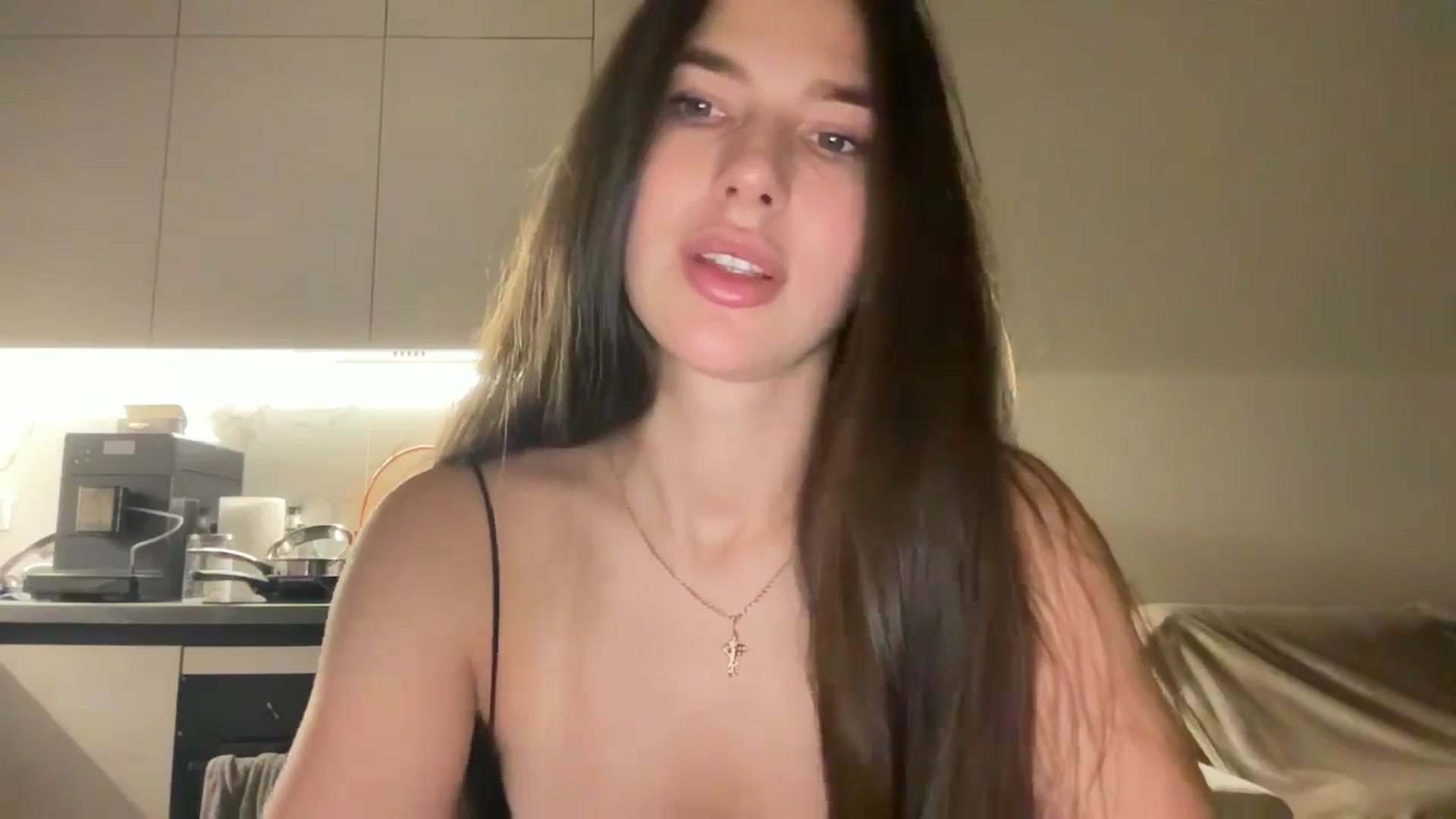 Gallery image thumbnail from kissfreeze's myfreecams stream on, 11/15/2025, 16:10 image 6 of 20
