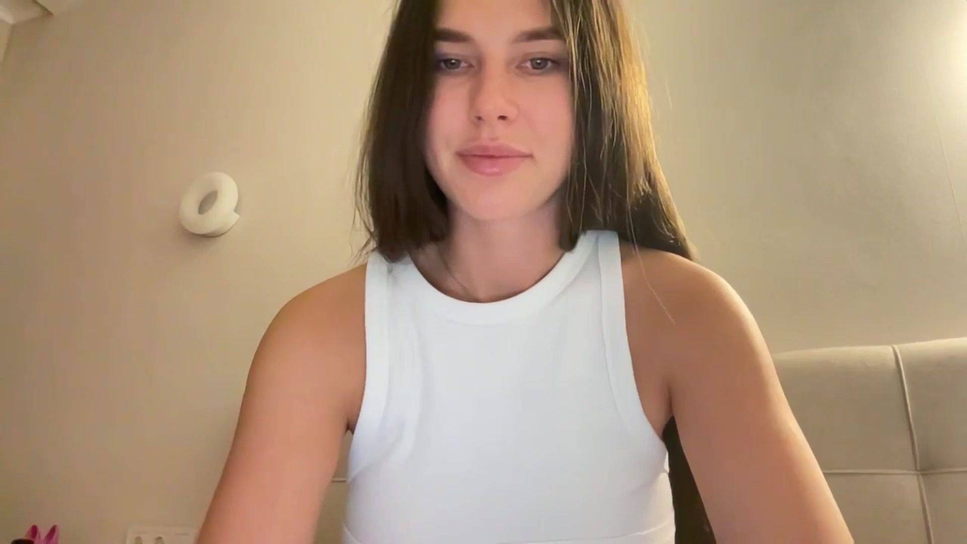 Gallery image thumbnail from kissfreeze's myfreecams stream on, 11/22/2025, 22:31 image 10 of 20