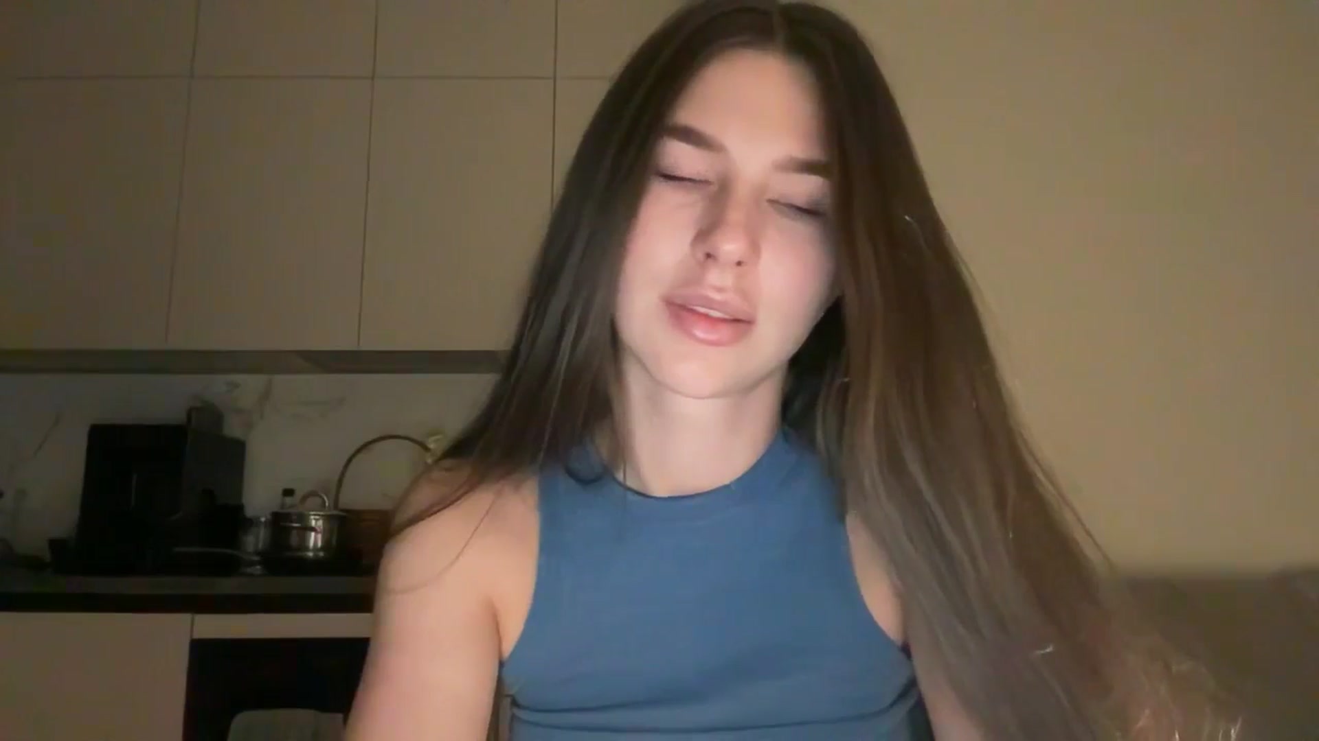 Gallery image thumbnail from kissfreeze's myfreecams stream on, 11/23/2025, 15:50 image 13 of 20