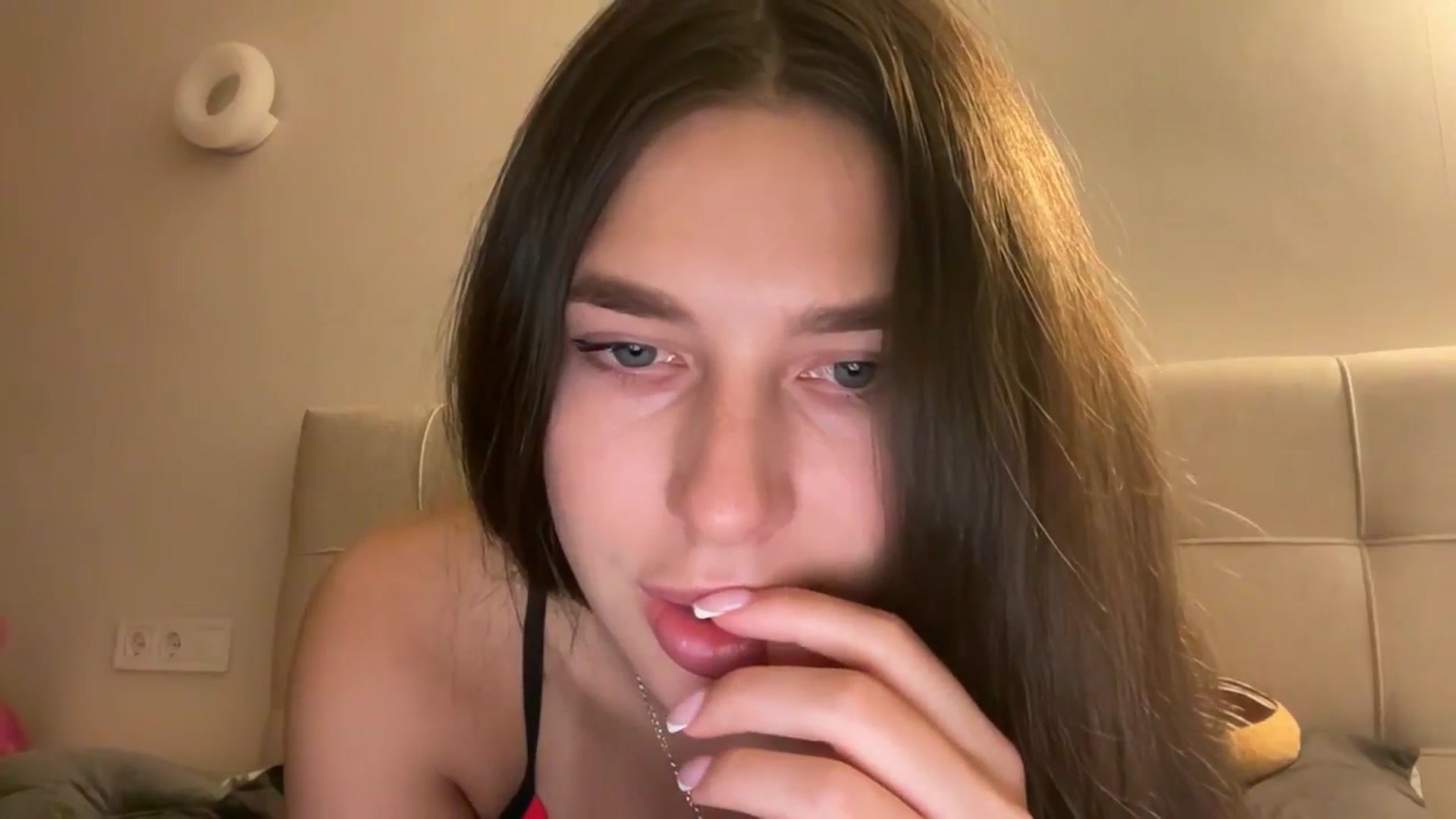 Gallery image thumbnail from kissfreeze's myfreecams stream on, 11/23/2025, 20:58 image 20 of 20