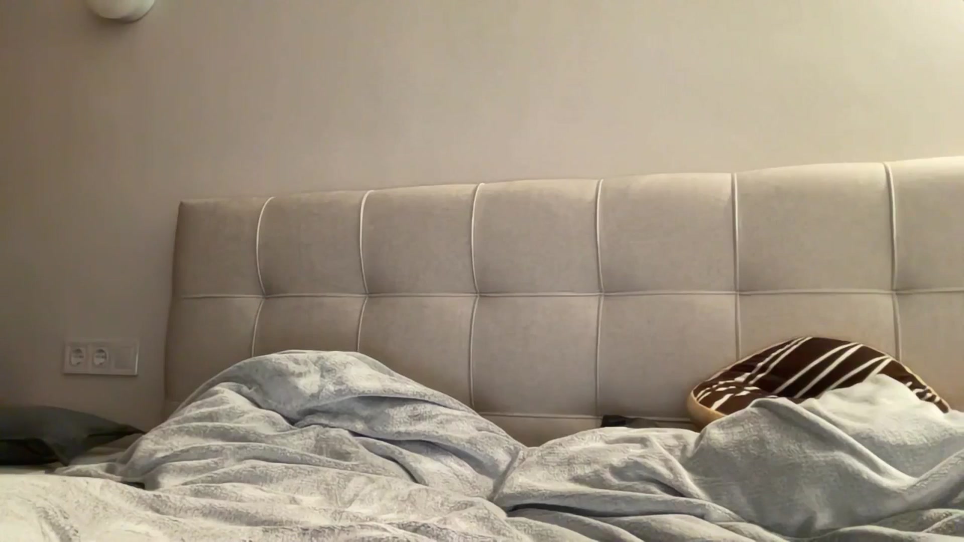 Gallery image thumbnail from kissfreeze's myfreecams stream on, 11/25/2025, 22:21 image 2 of 20