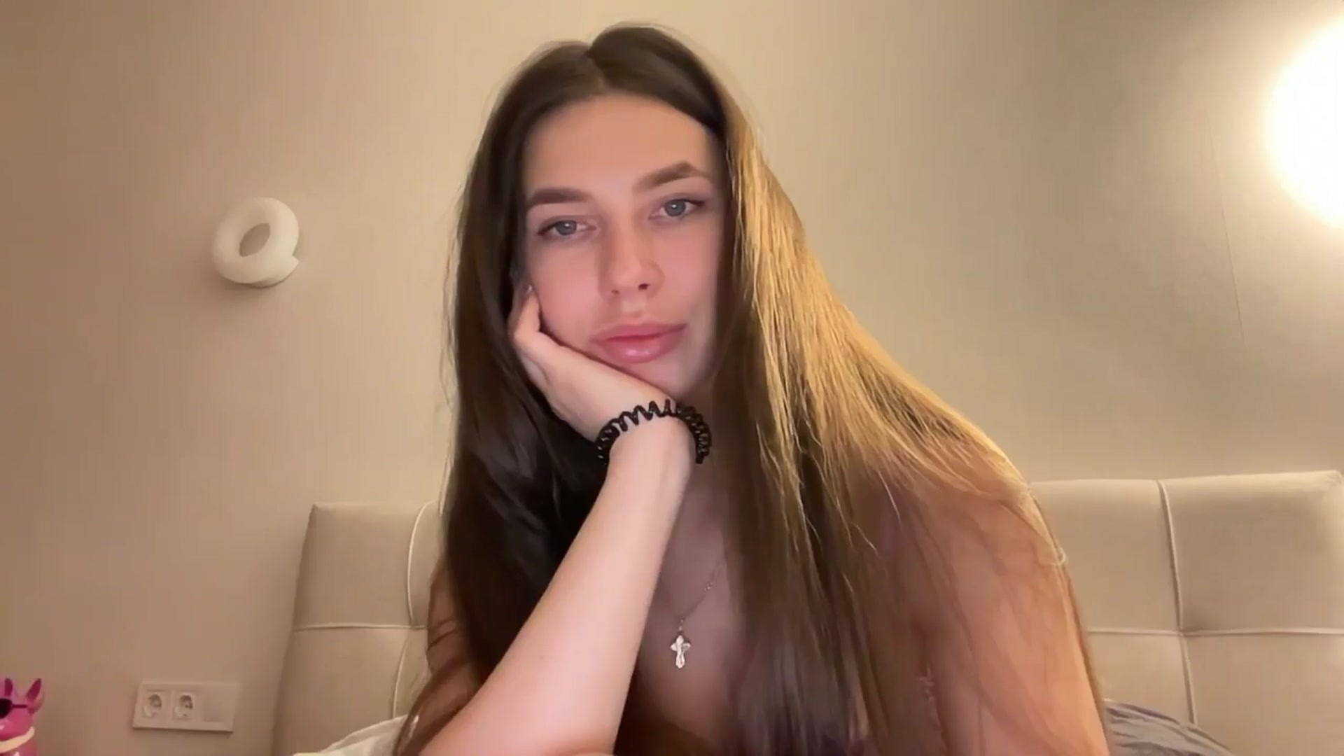 Gallery image thumbnail from kissfreeze's myfreecams stream on, 11/28/2025, 01:14 image 13 of 20