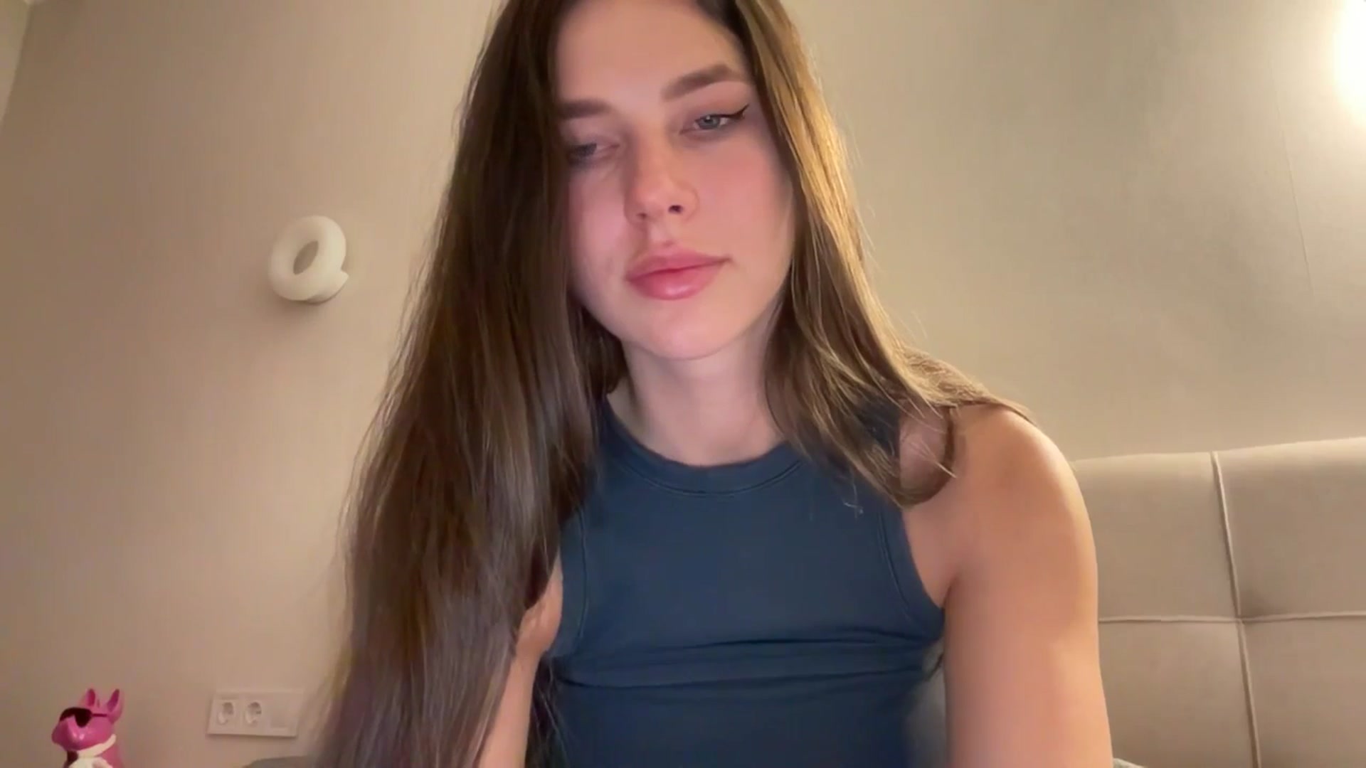 Gallery image thumbnail from kissfreeze's myfreecams stream on, 11/28/2025, 23:55 image 16 of 20
