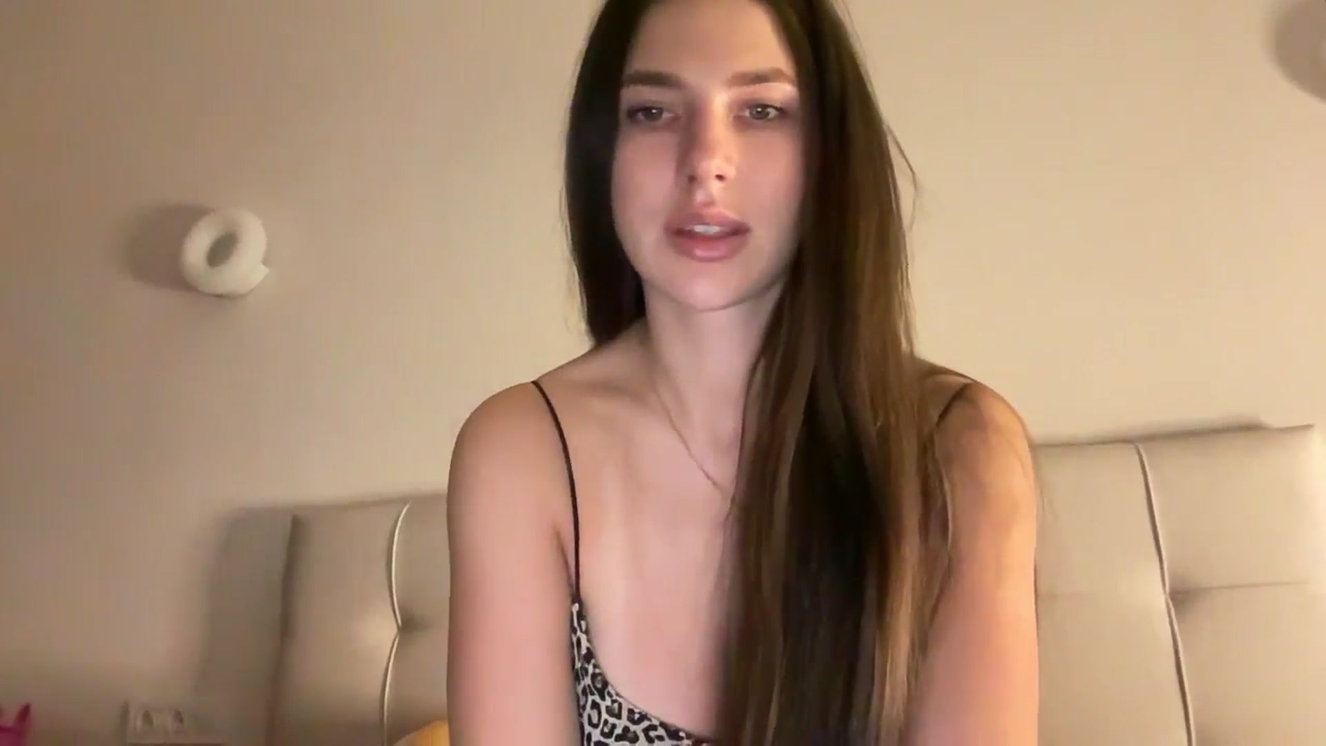 Gallery image thumbnail from kissfreeze's myfreecams stream on, 11/30/2025, 16:09 image 13 of 20