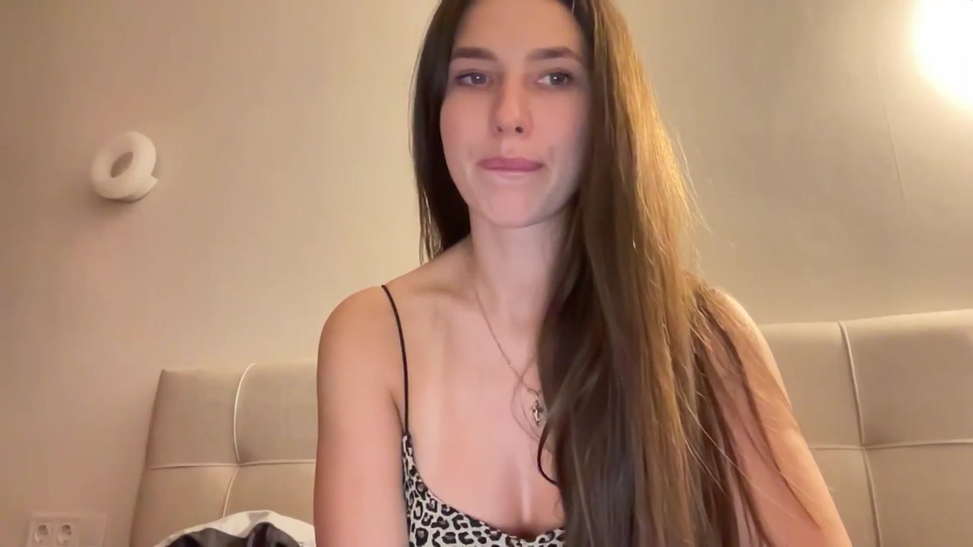 Gallery image thumbnail from kissfreeze's myfreecams stream on, 12/01/2025, 22:07 image 10 of 20