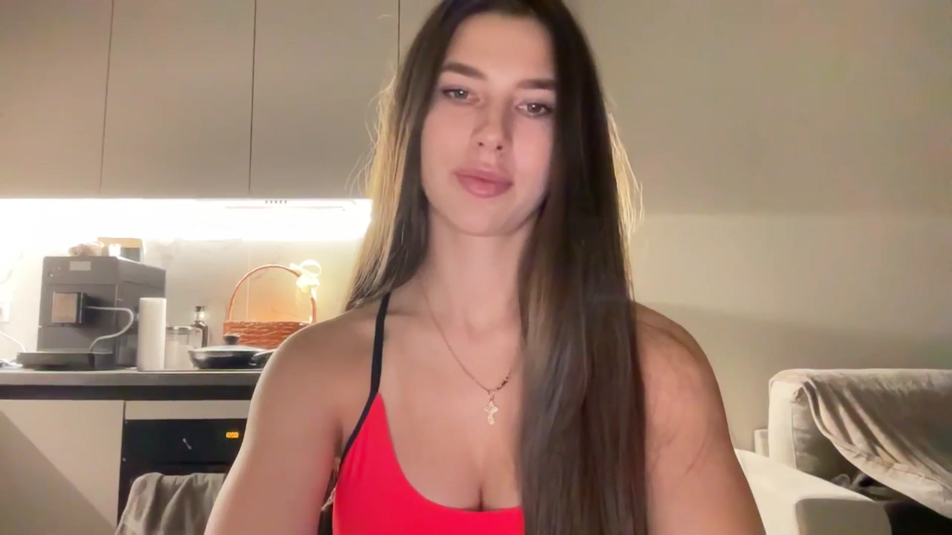 Gallery image thumbnail from kissfreeze's myfreecams stream on, 12/02/2025, 16:36 image 14 of 20
