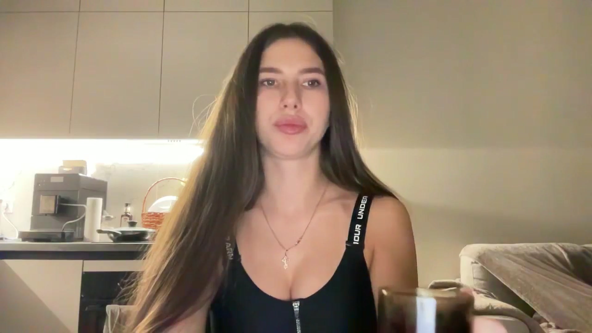 Gallery image thumbnail from kissfreeze's myfreecams stream on, 12/04/2025, 15:10 image 9 of 20