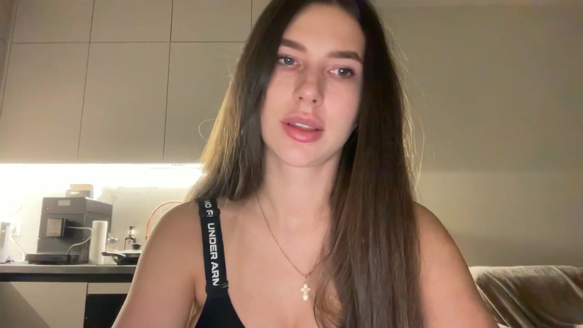 Gallery image thumbnail from kissfreeze's myfreecams stream on, 12/04/2025, 15:10 image 18 of 20