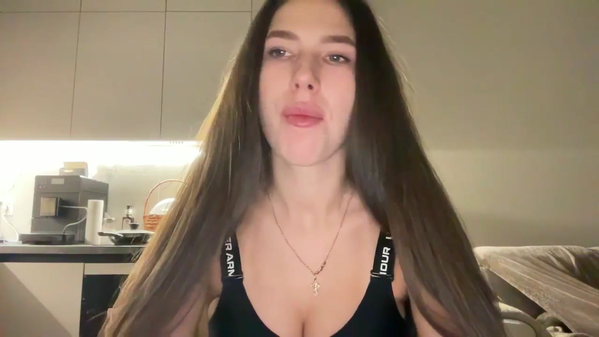 Gallery image thumbnail from kissfreeze's myfreecams stream on, 12/04/2025, 15:10 image 5 of 20