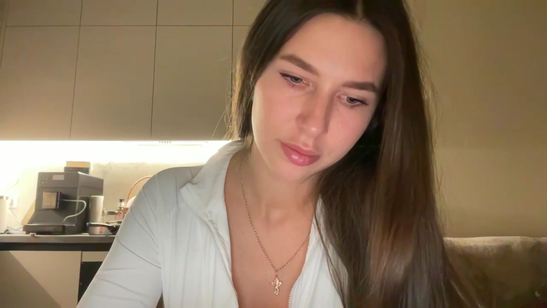 Gallery image thumbnail from kissfreeze's myfreecams stream on, 12/05/2025, 16:42 image 14 of 20