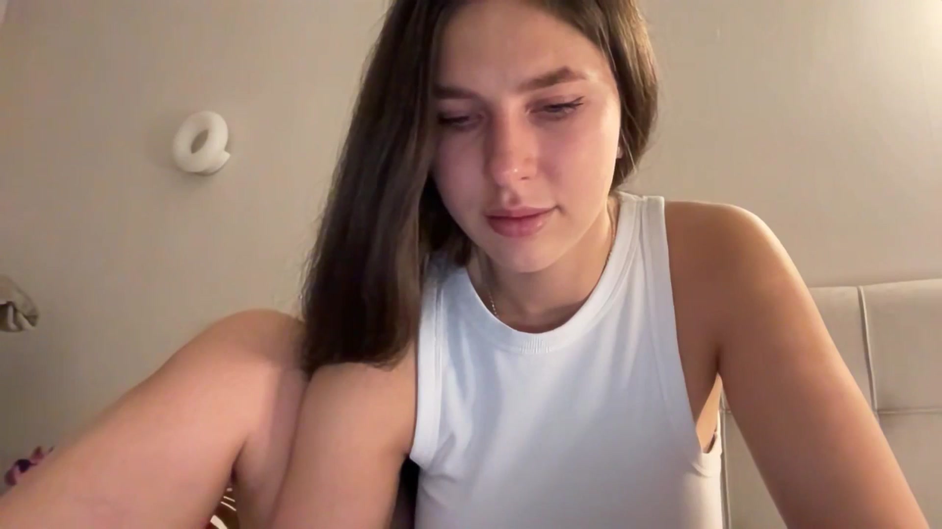 Gallery image thumbnail from kissfreeze's myfreecams stream on, 12/05/2025, 23:42 image 14 of 20