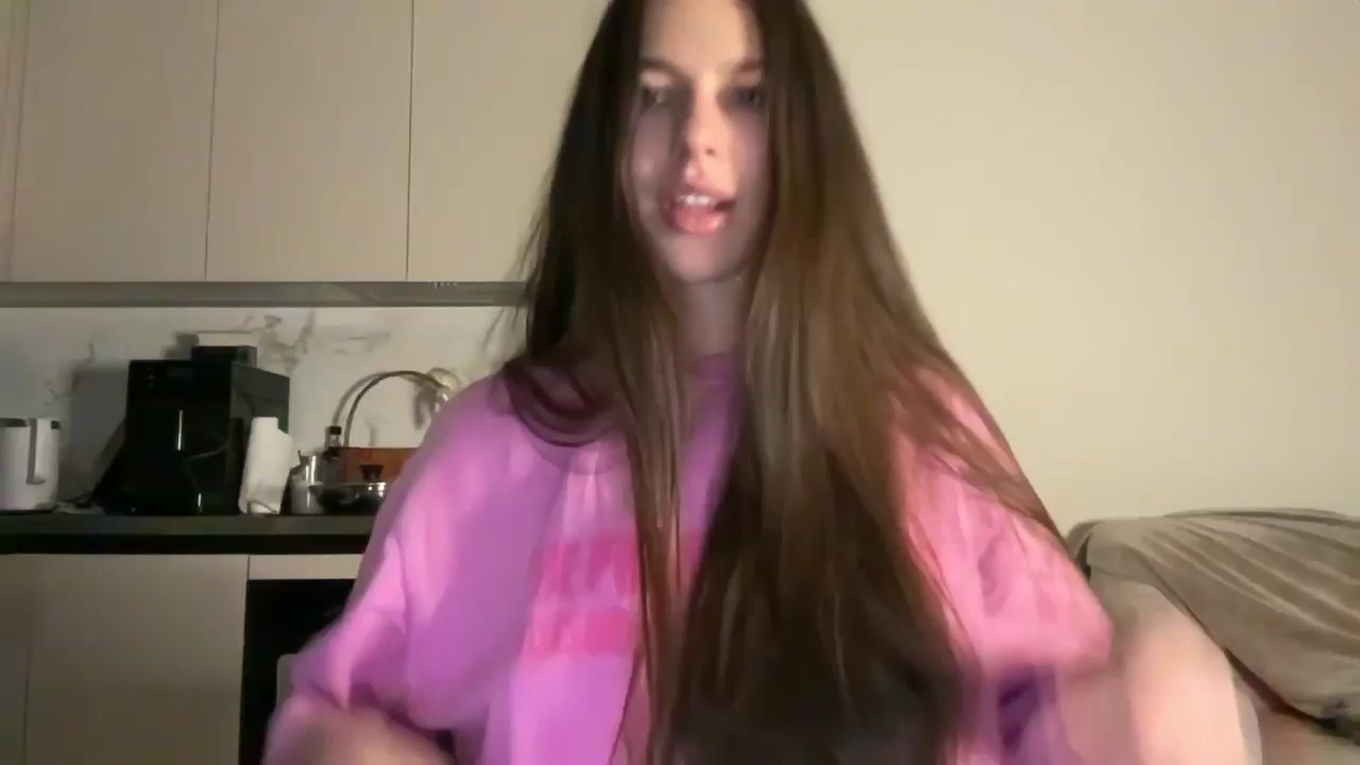 Gallery image thumbnail from kissfreeze's myfreecams stream on, 12/08/2025, 16:05 image 1 of 20