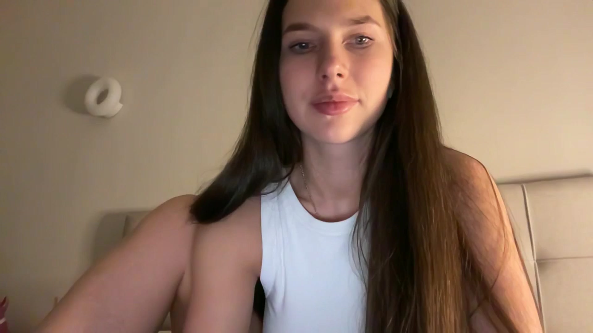 Gallery image thumbnail from kissfreeze's myfreecams stream on, 12/09/2025, 24:01 image 15 of 20