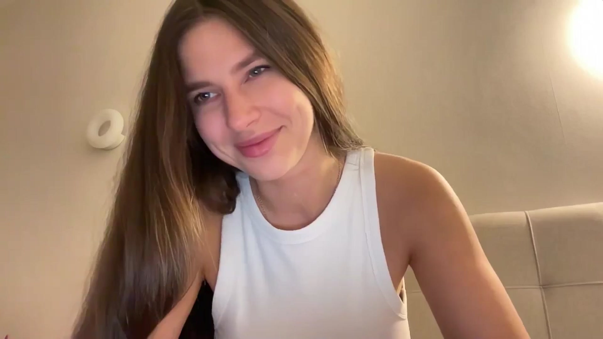 Gallery image thumbnail from kissfreeze's myfreecams stream on, 12/10/2025, 20:51 image 6 of 20