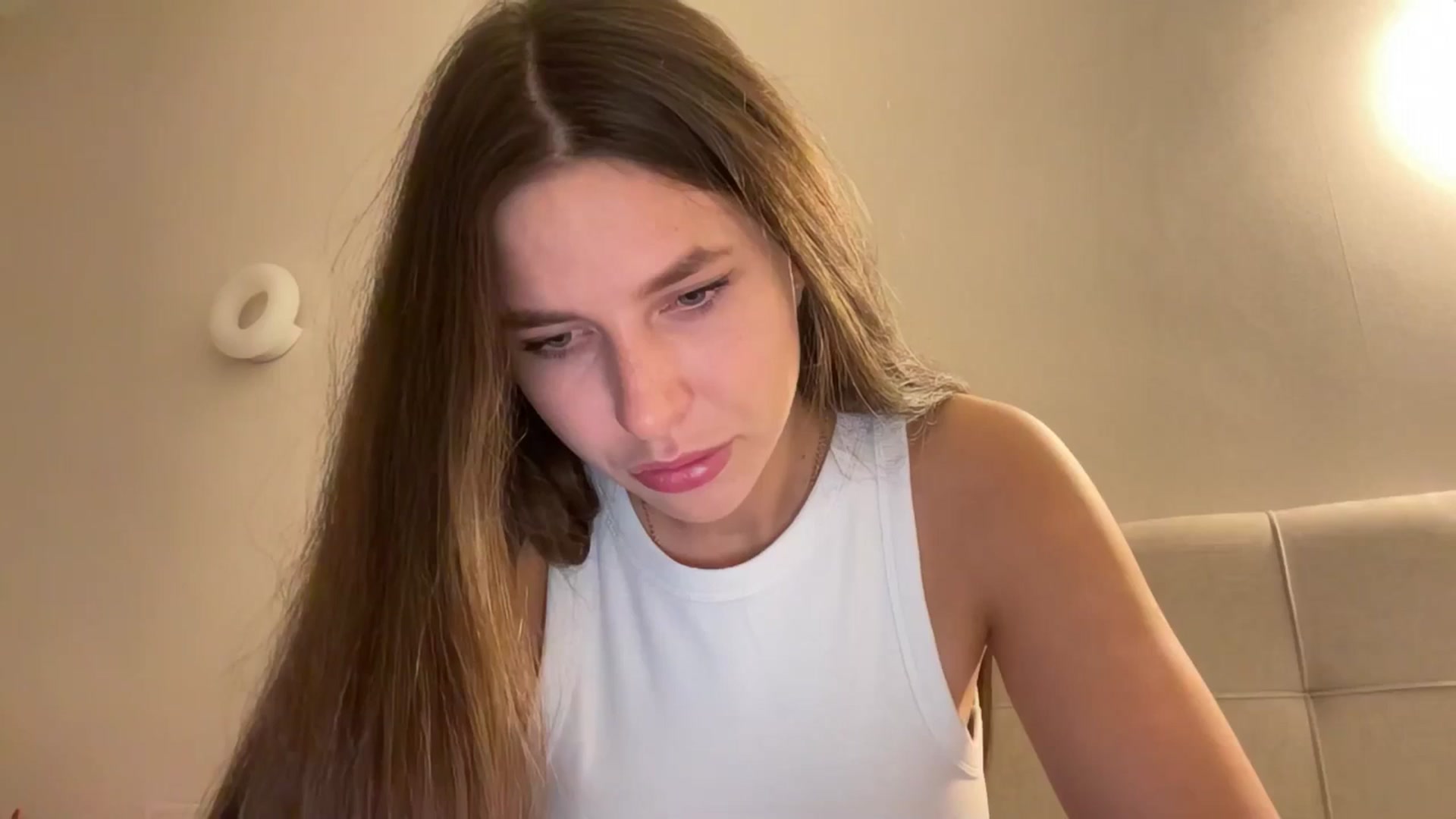 Gallery image thumbnail from kissfreeze's myfreecams stream on, 12/10/2025, 20:51 image 7 of 20
