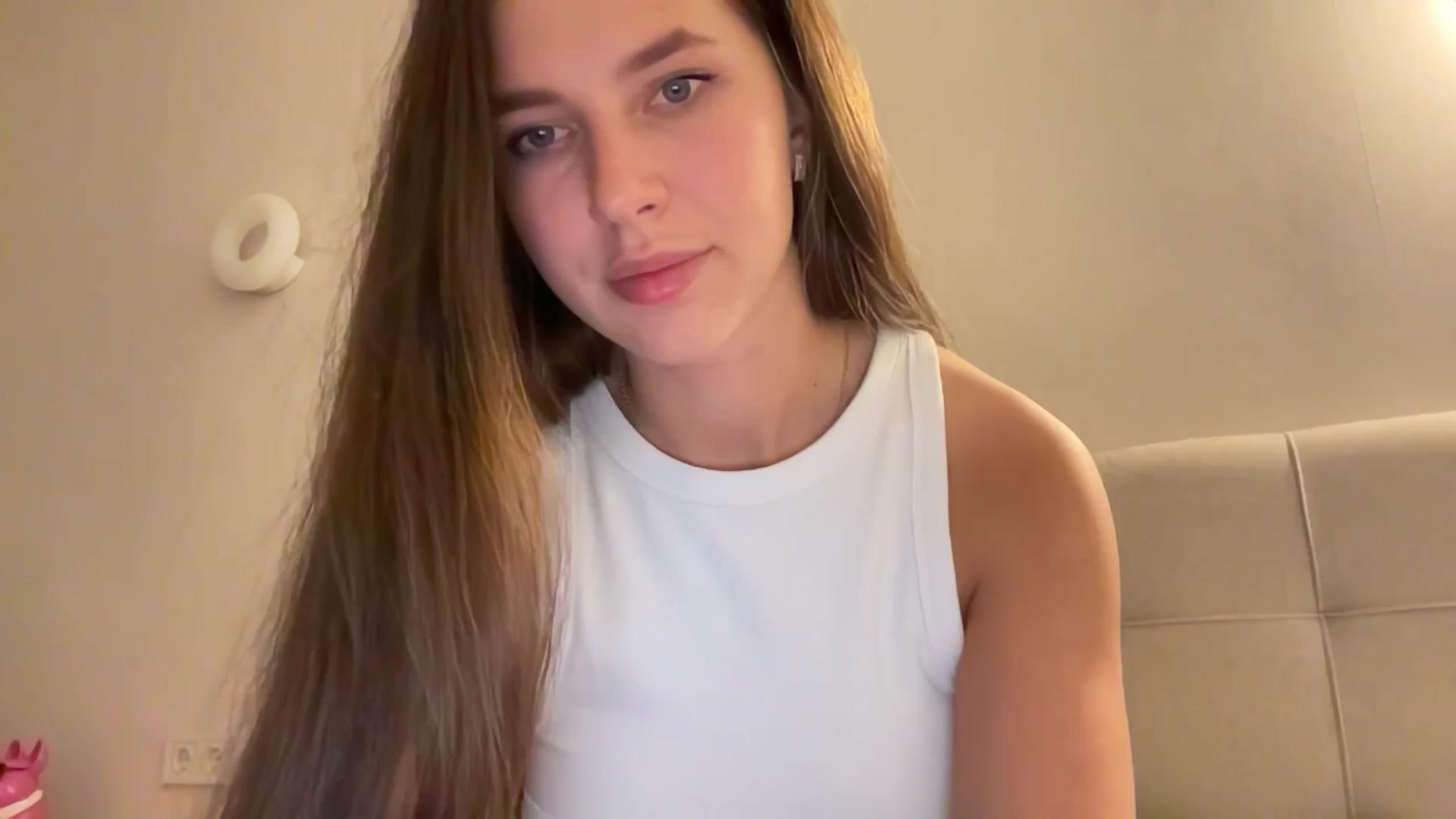 Gallery image thumbnail from kissfreeze's myfreecams stream on, 12/11/2025, 24:02 image 1 of 20