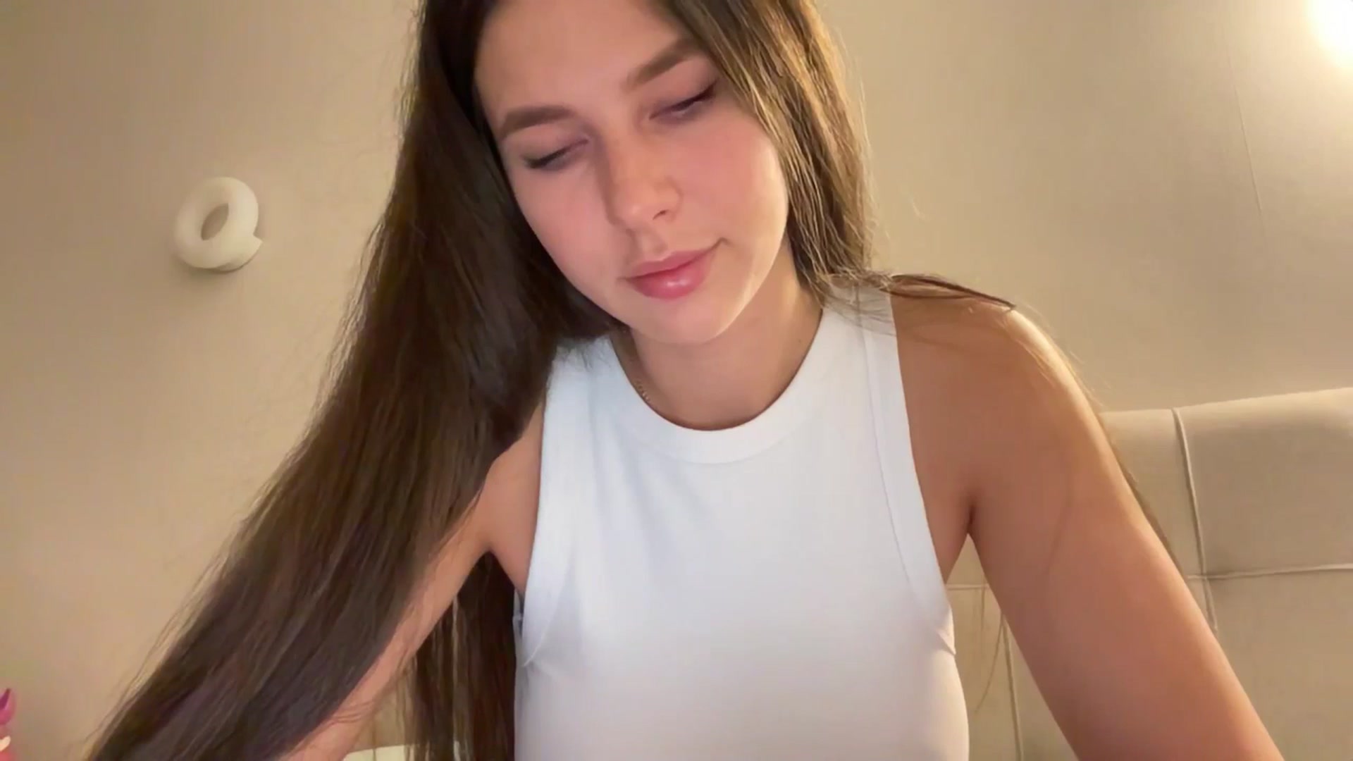 Gallery image thumbnail from kissfreeze's myfreecams stream on, 12/11/2025, 24:02 image 4 of 20