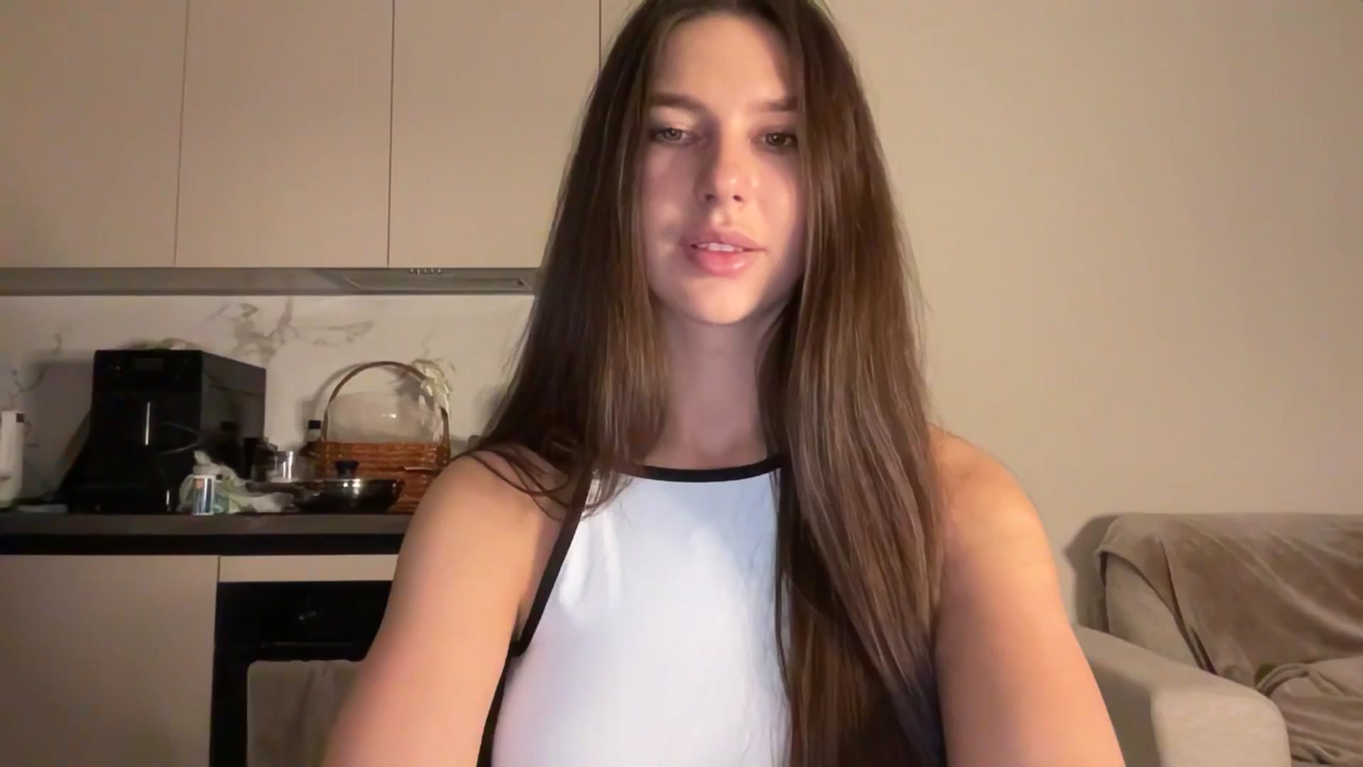 Gallery image thumbnail from kissfreeze's myfreecams stream on, 12/11/2025, 17:37 image 14 of 20